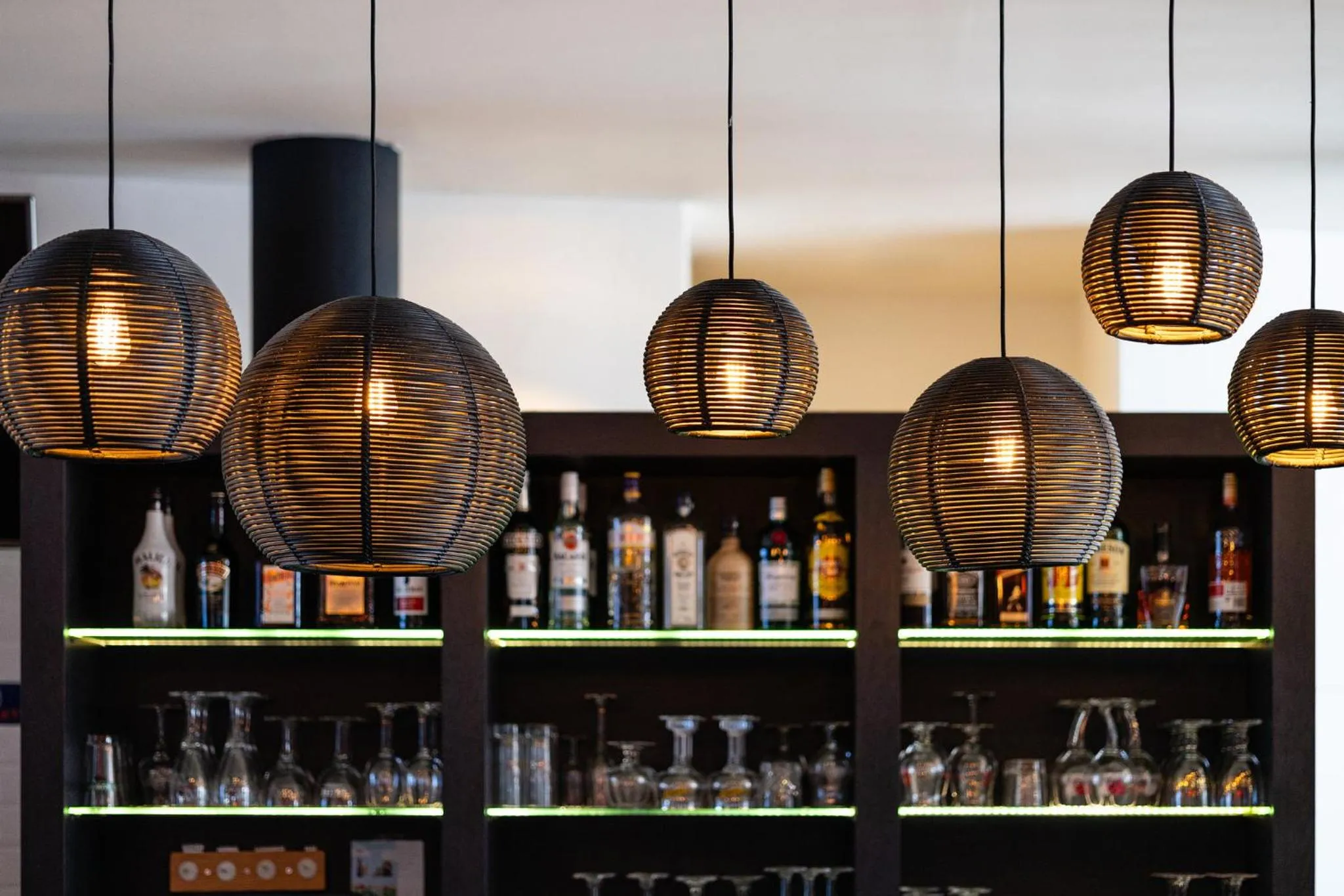 Lounge or bar in Holiday Inn Express Mechelen City Centre by IHG