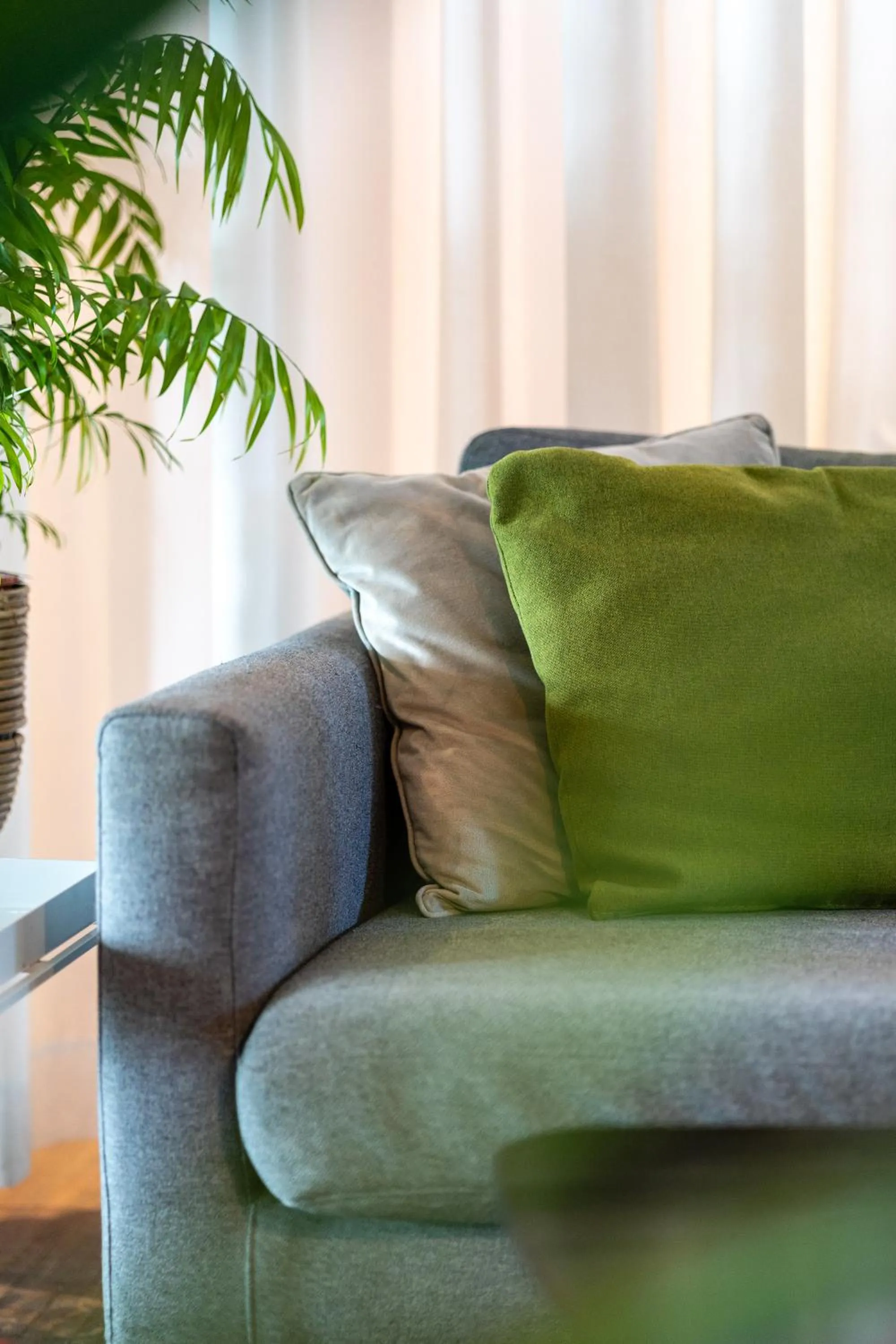 Seating area in Holiday Inn Express Mechelen City Centre by IHG