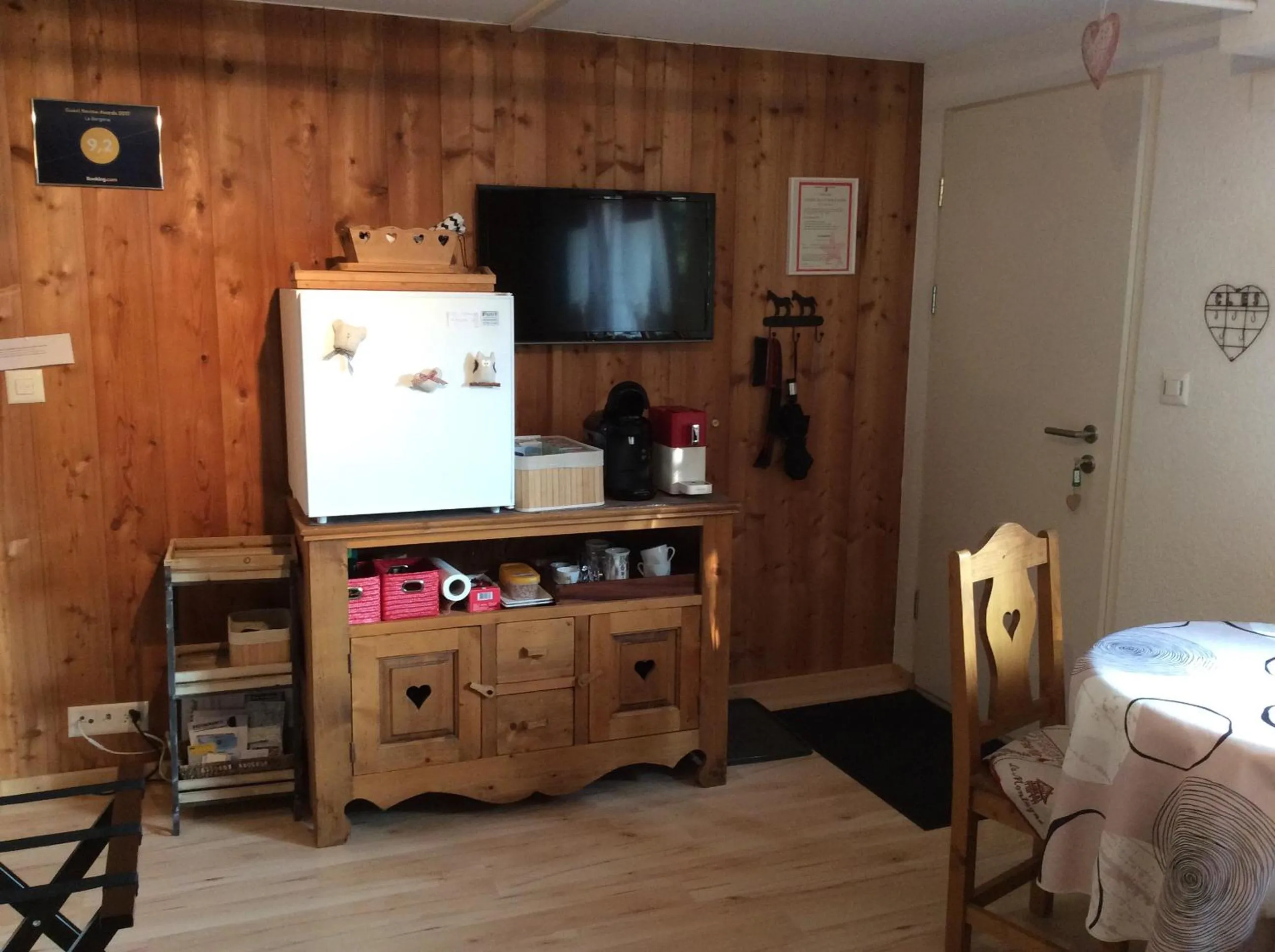 TV and multimedia in La Bergerie - chalet Alice