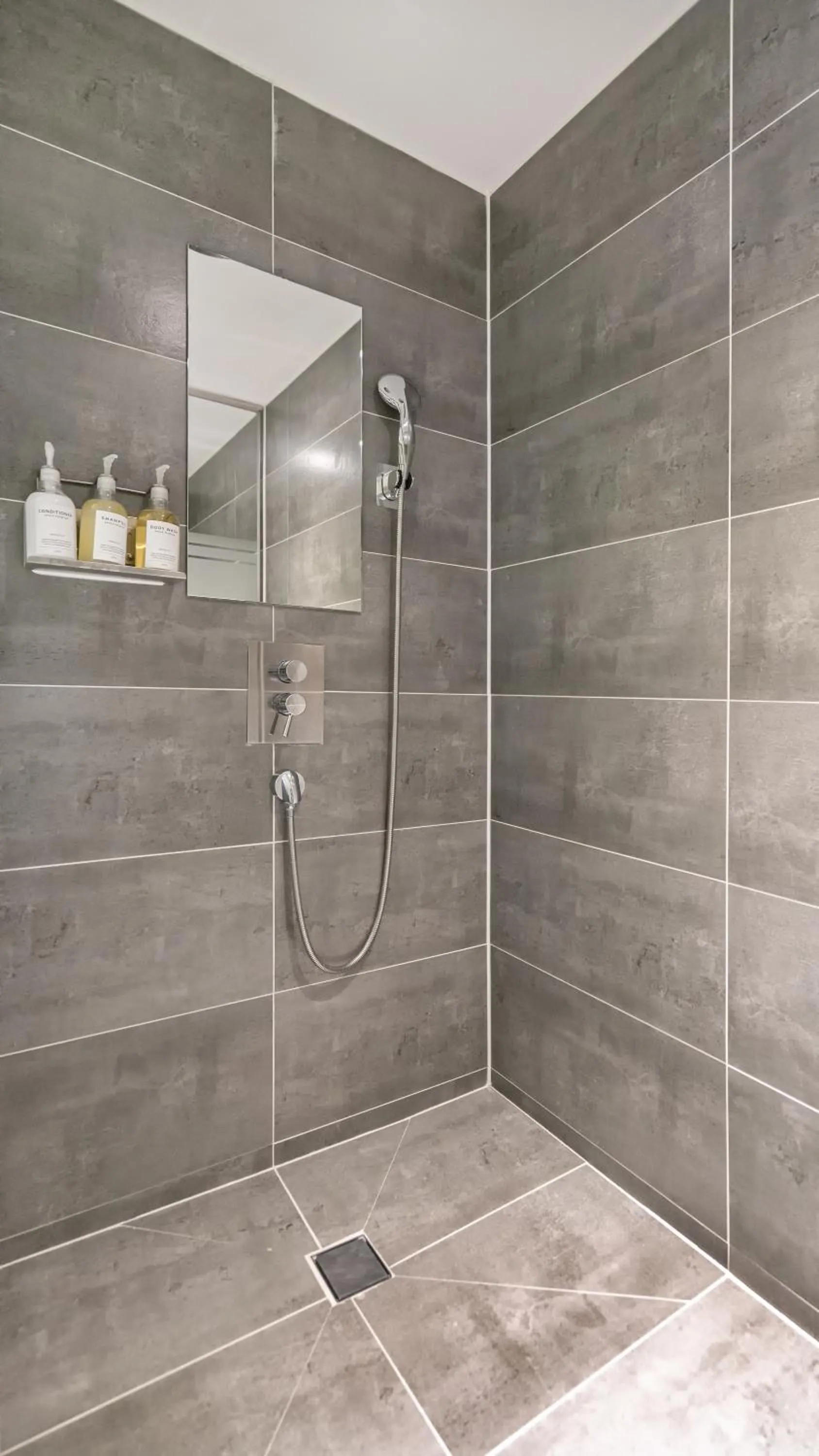 Hotel Schweizer Dorf Cheonan