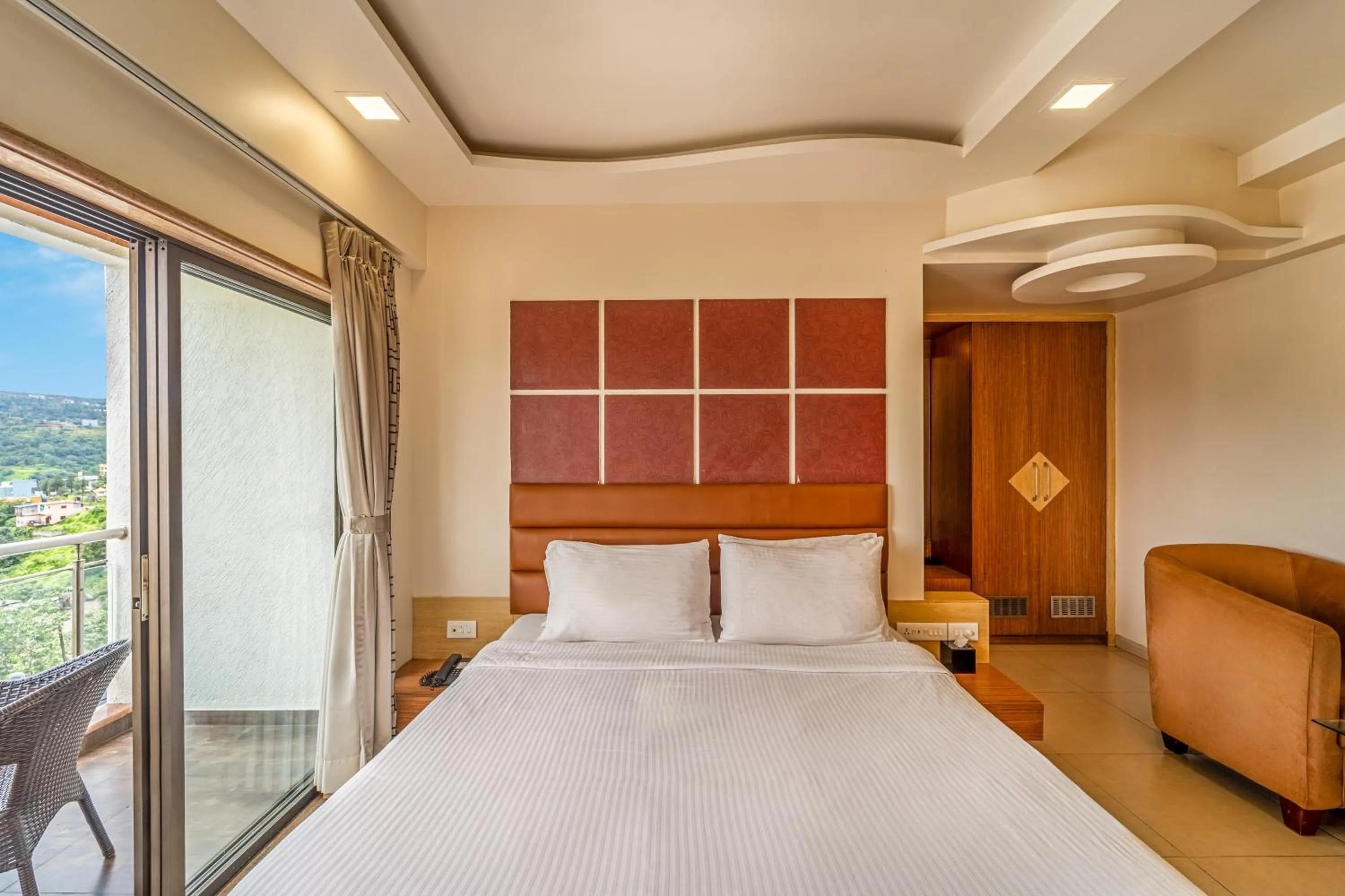 Bed in Sterling Panchgani