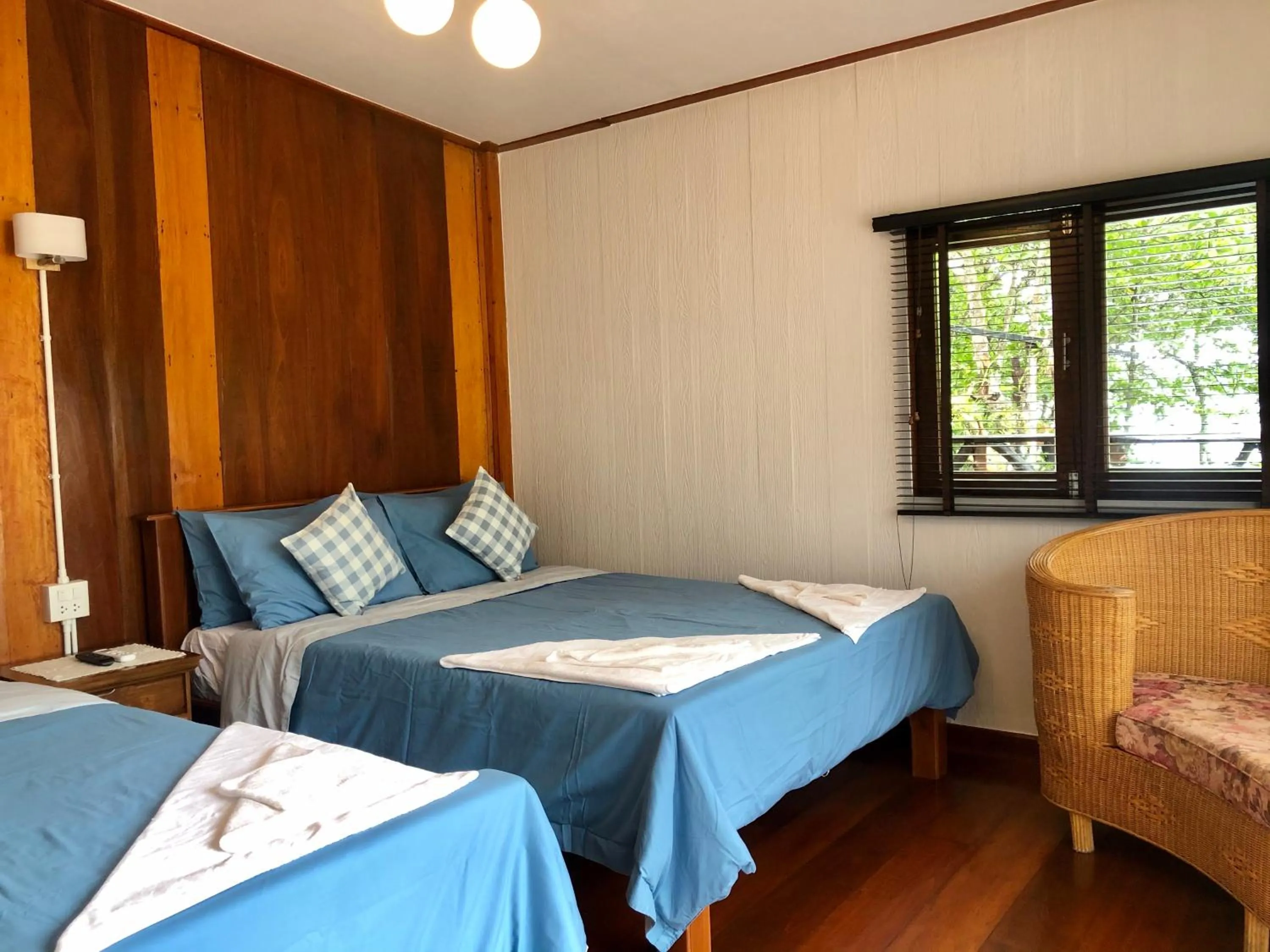 Photo of the whole room, Bed in Baan Chan Lay Koh Chang