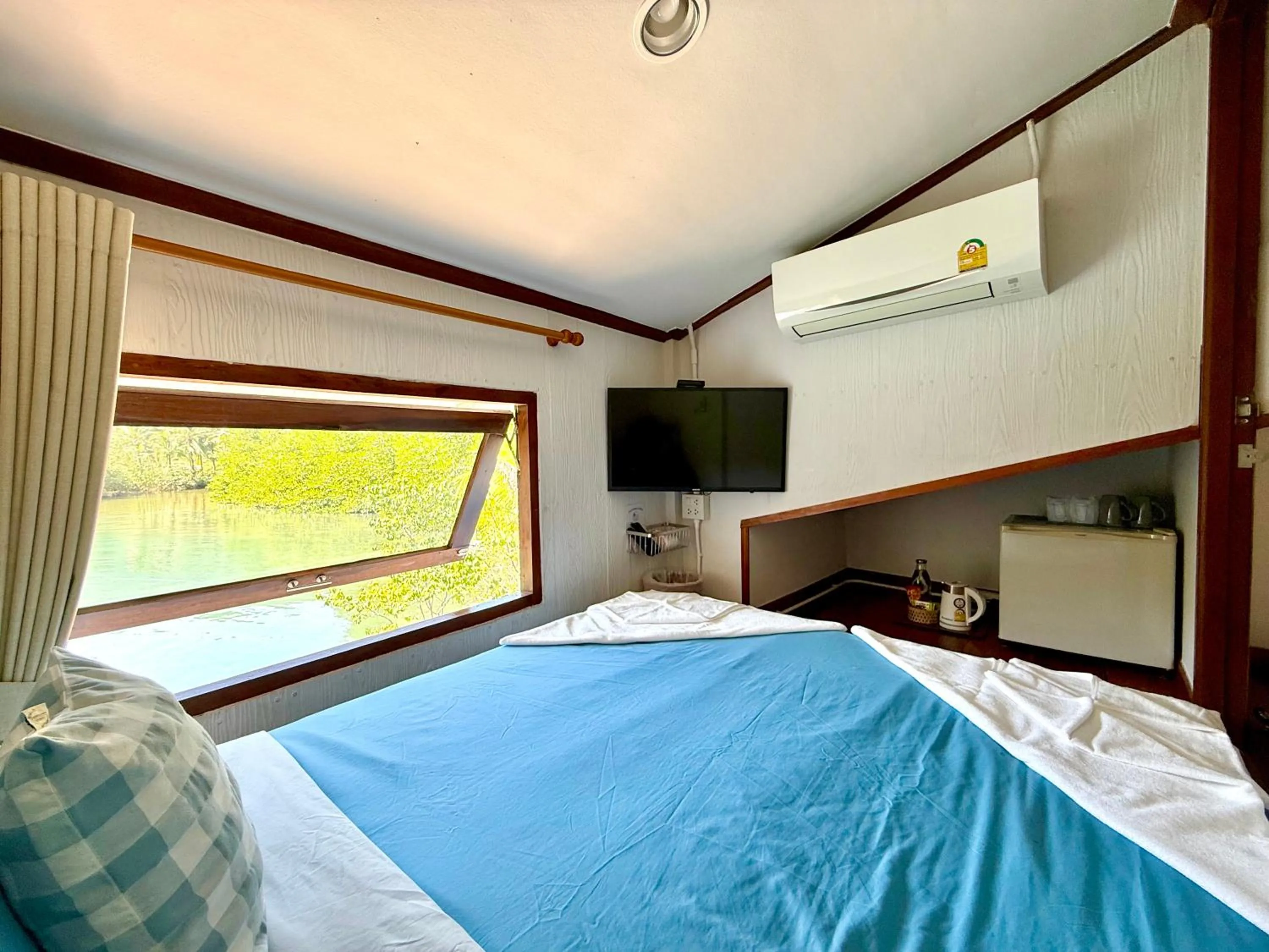 Bed in Baan Chan Lay Koh Chang