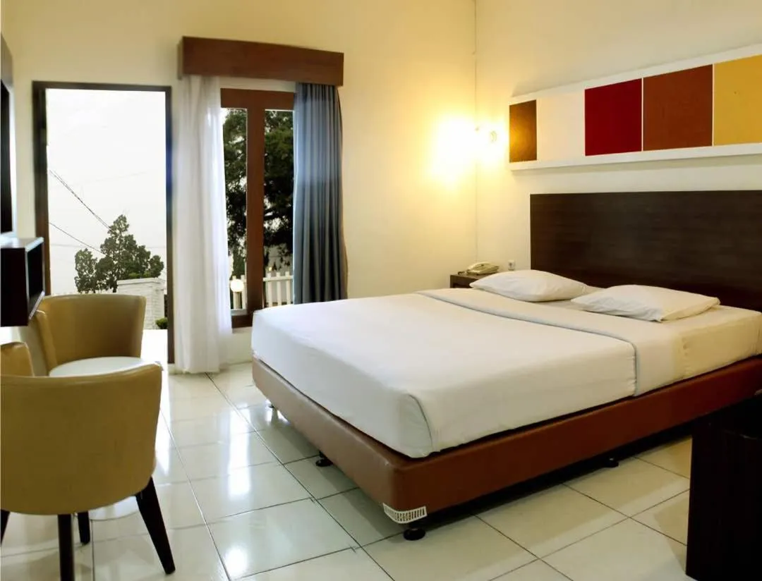 Bed in Hotel Ariandri Puncak