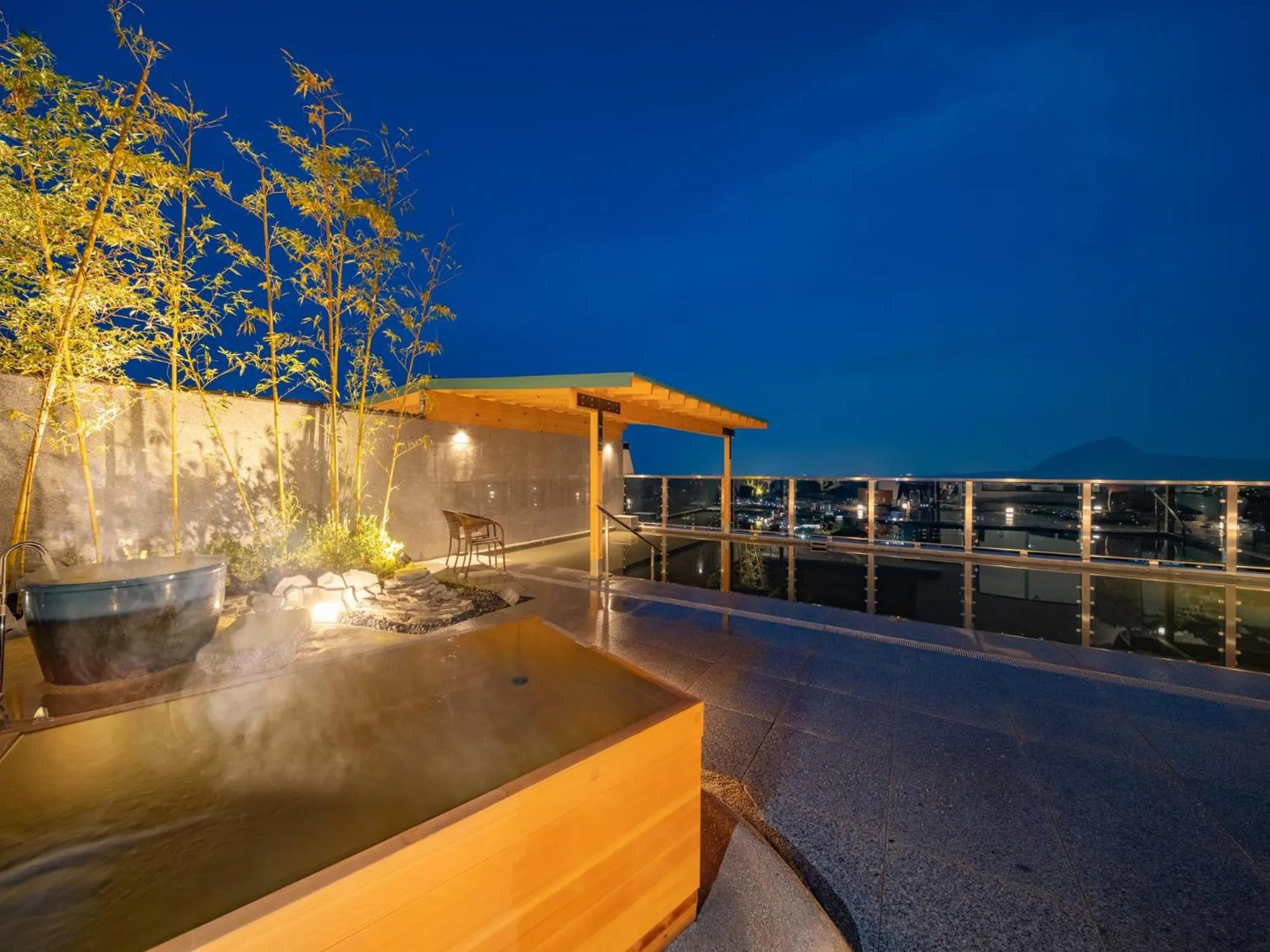 Hot Spring Bath in Kannawaen