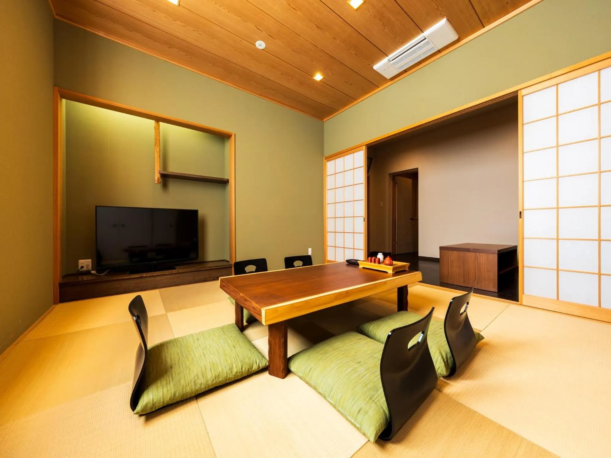 Photo of the whole room in Kannawaen