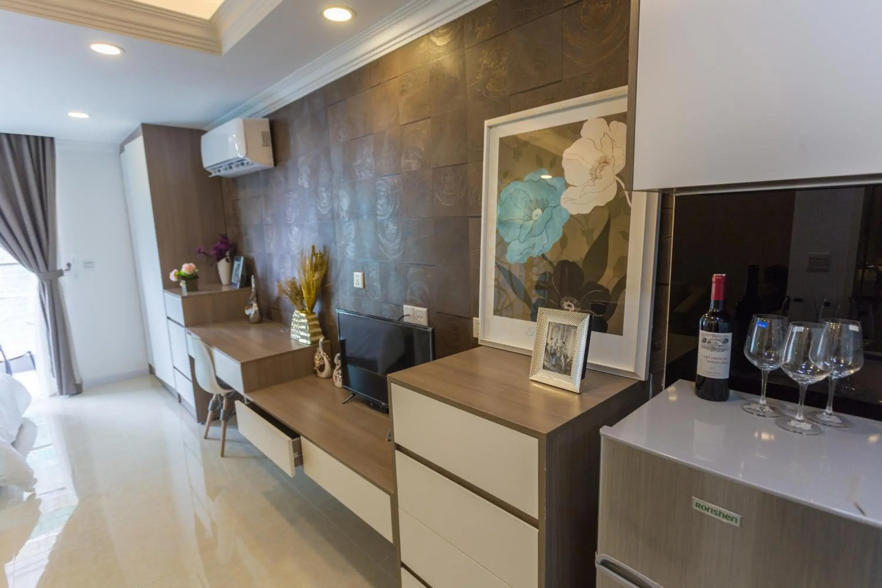 Luxury Double Room with Balcony in CA&SA Serviced Apartment Luxury Double Room with Balcony in CA&SA Serviced Apartment