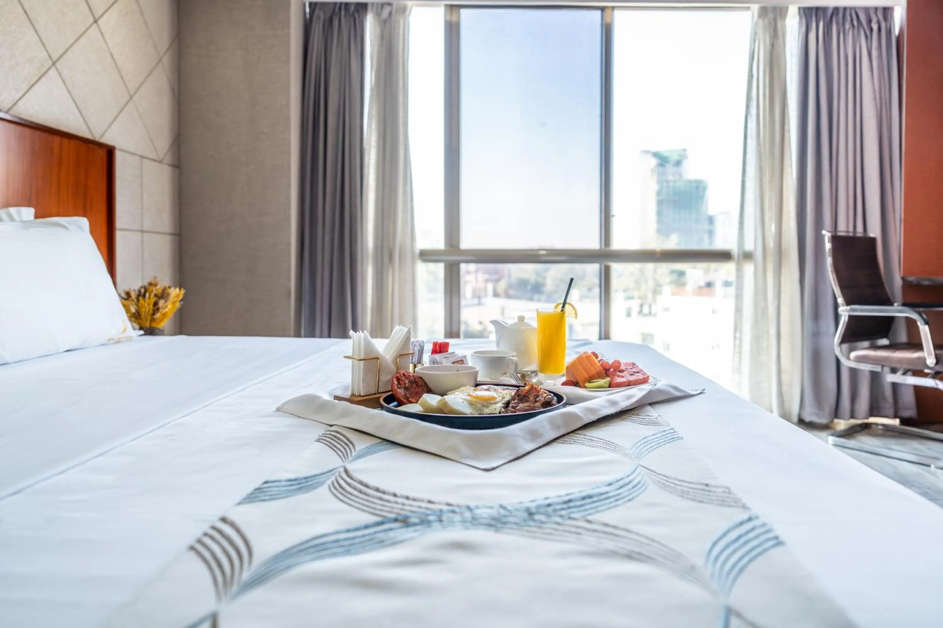 Breakfast, Bed in Swiss Lenana Mount Hotel