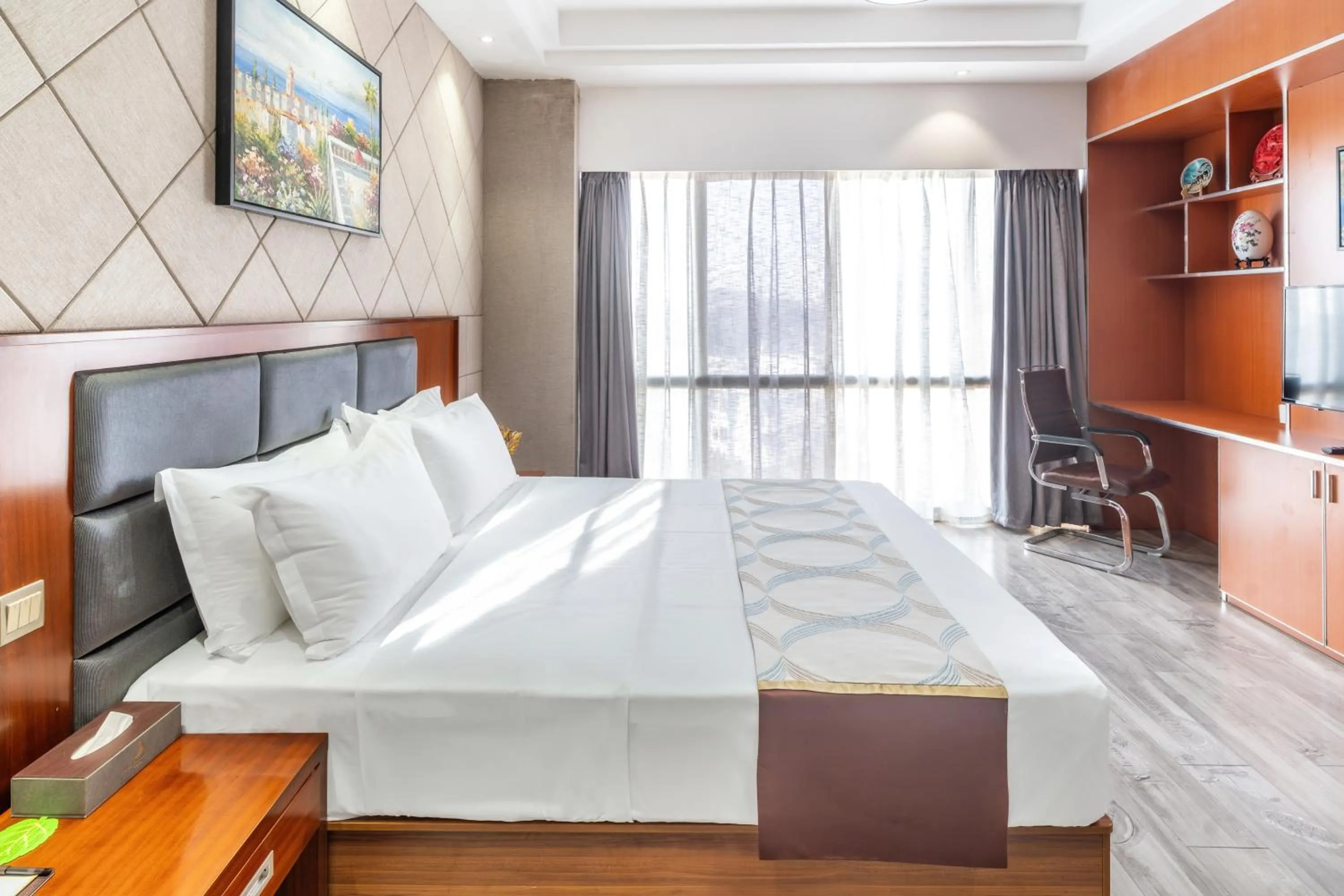 Bedroom, Bed in Swiss Lenana Mount Hotel