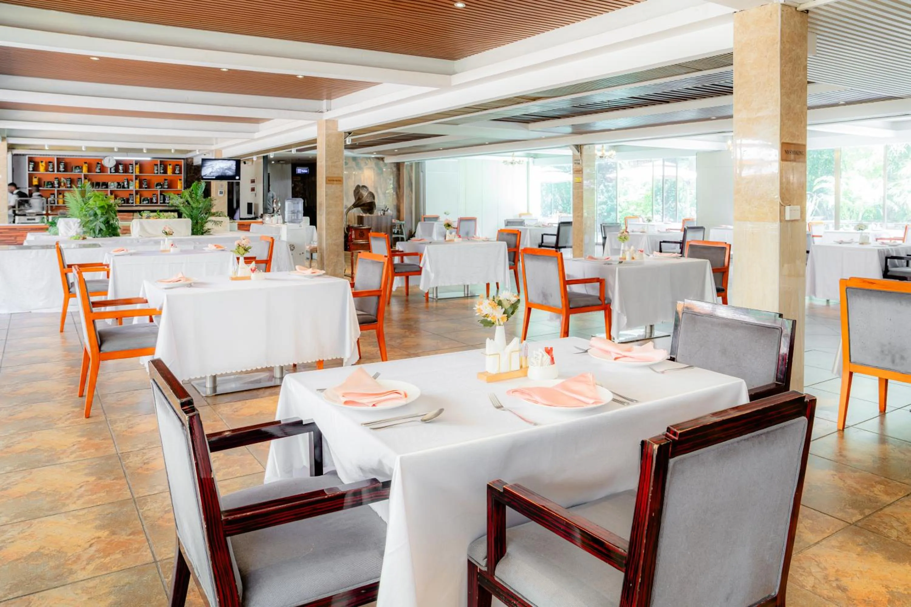 Restaurant/places to eat in Swiss Lenana Mount Hotel