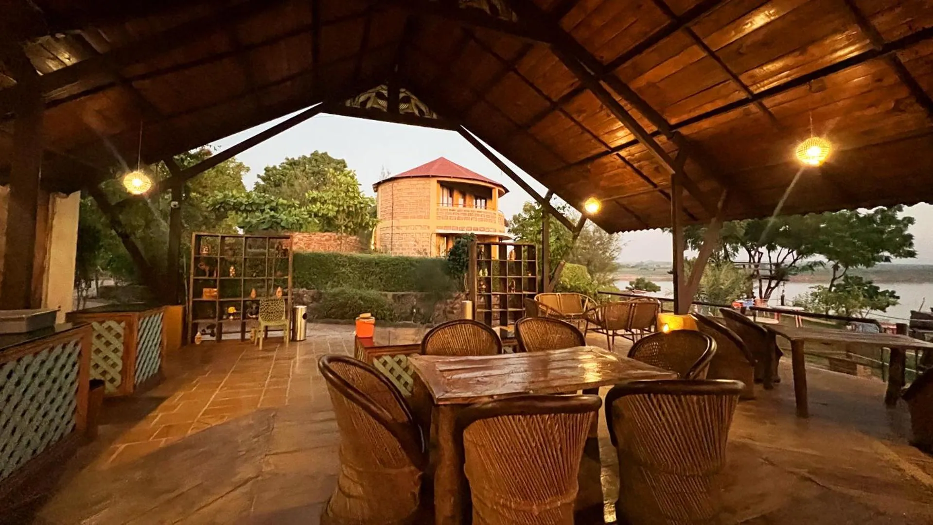 Restaurant/places to eat in La Kamp Resort