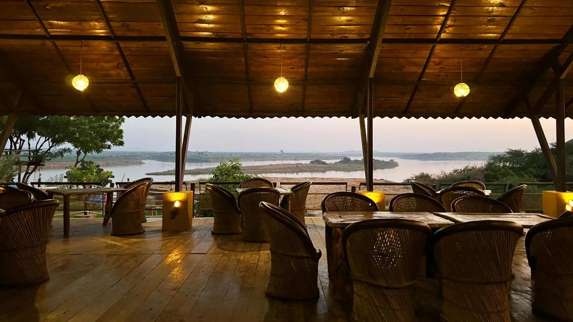 Restaurant/places to eat in La Kamp Resort