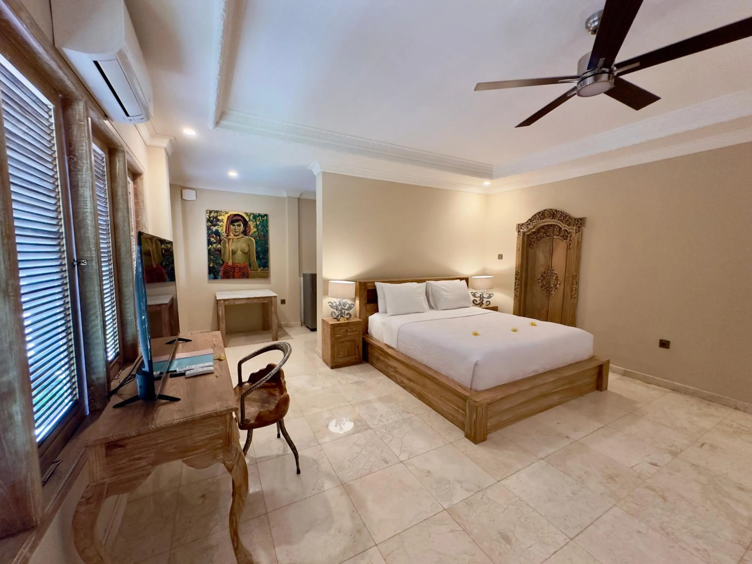 Photo of the whole room, Bed in Honeymoon Guesthouse