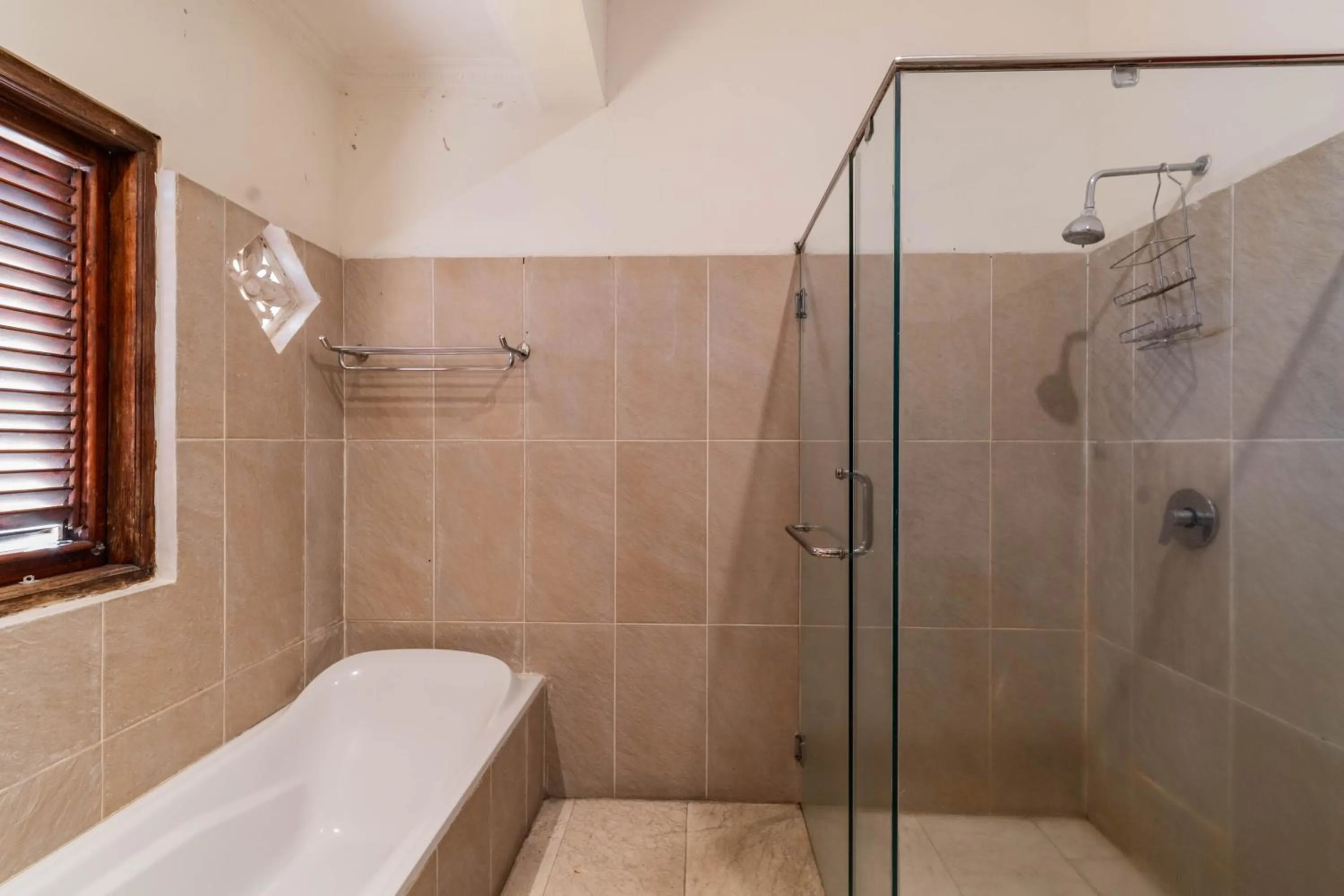 Shower in Honeymoon Guesthouse