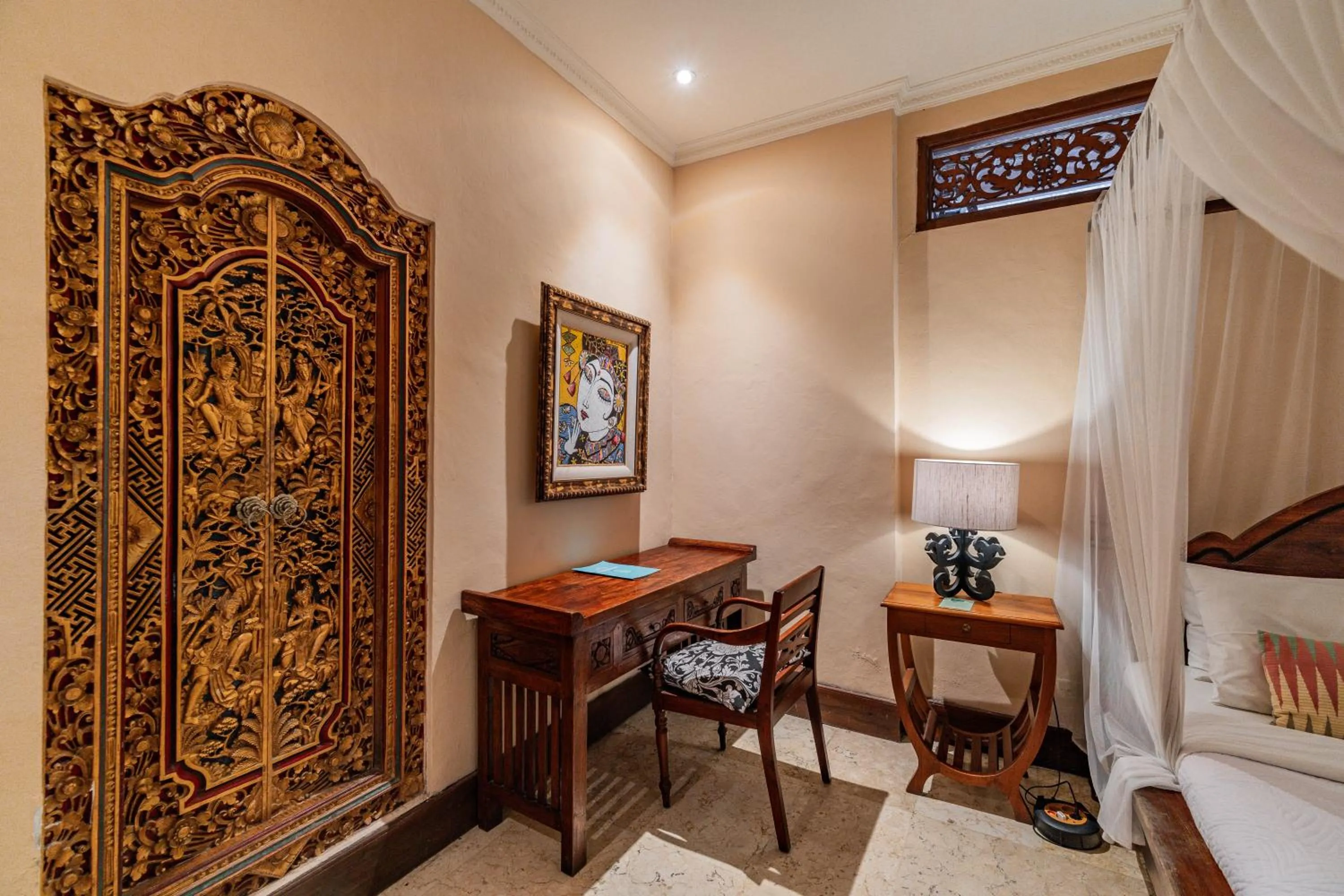 Photo of the whole room, Bed in Honeymoon Guesthouse