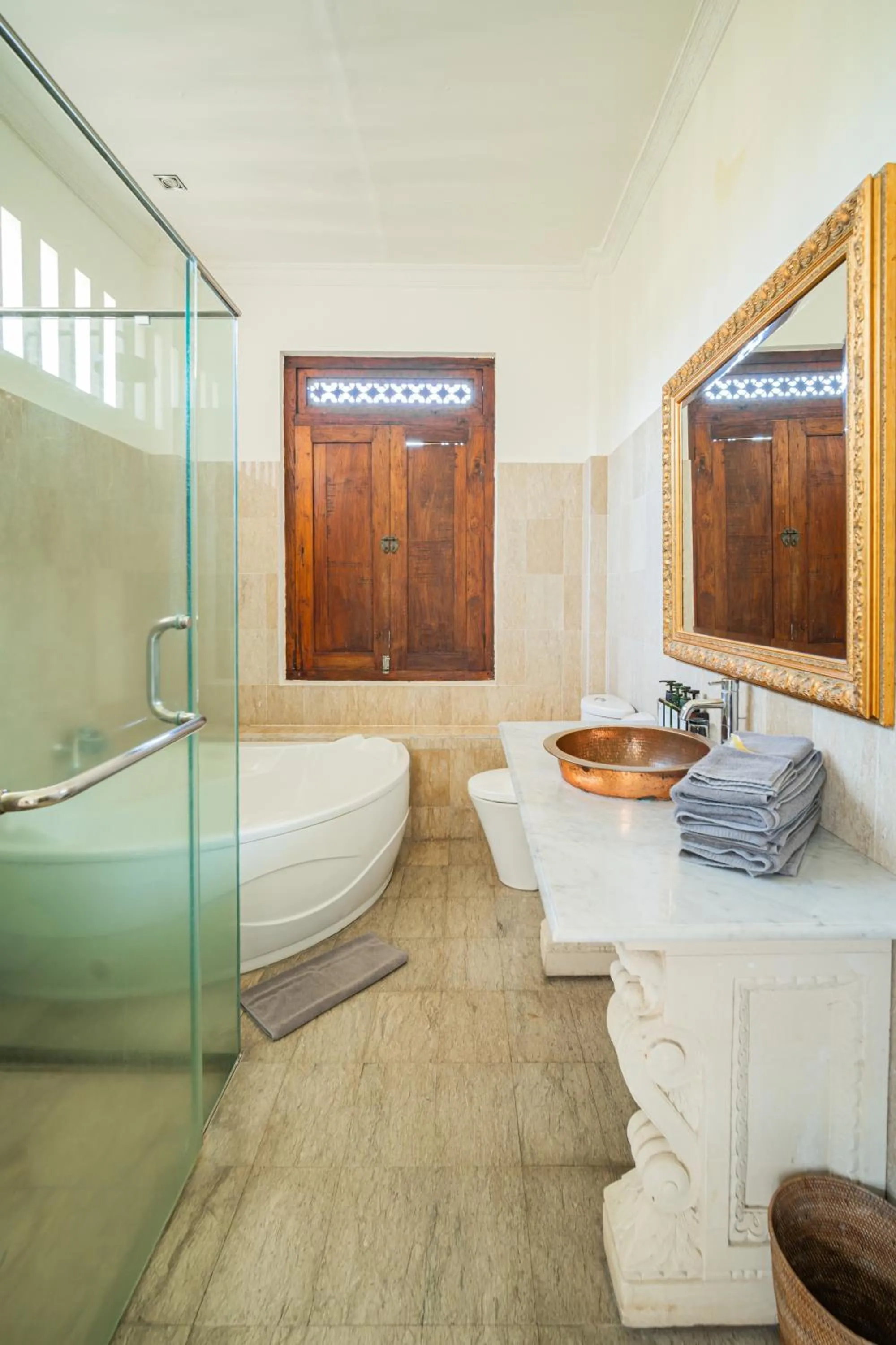 Bathroom, Bed in Honeymoon Guesthouse