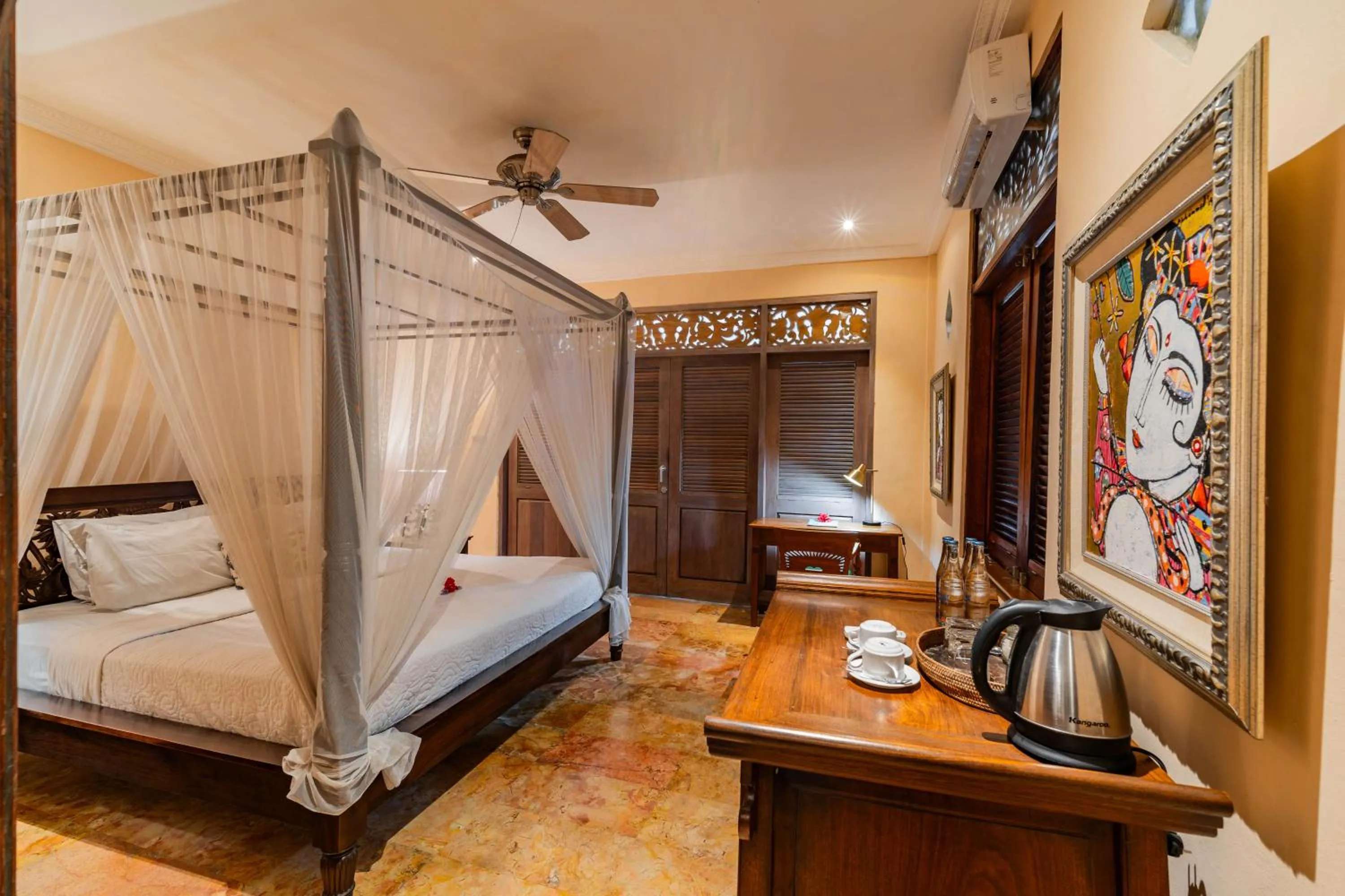 Photo of the whole room, Bed in Honeymoon Guesthouse