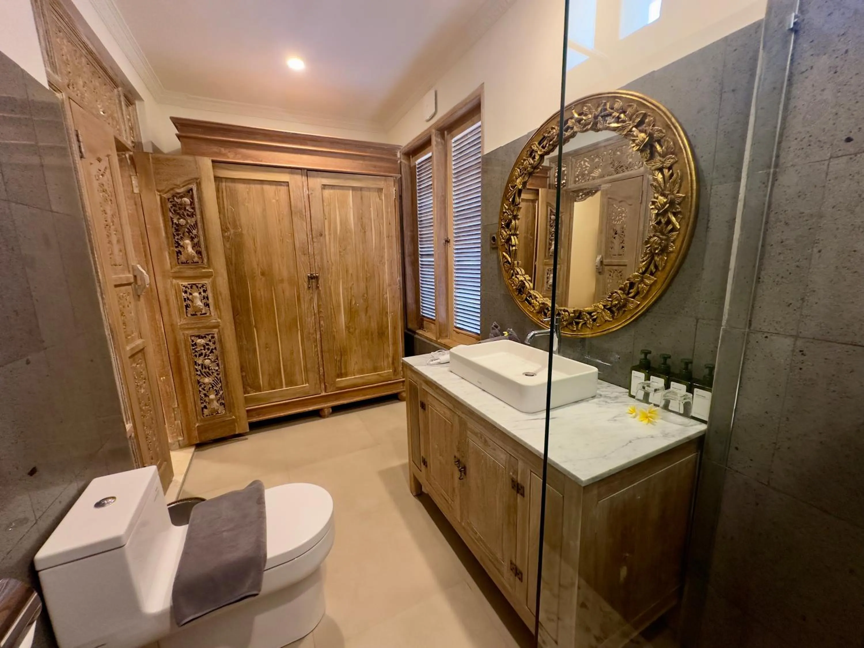 Bathroom in Honeymoon Guesthouse