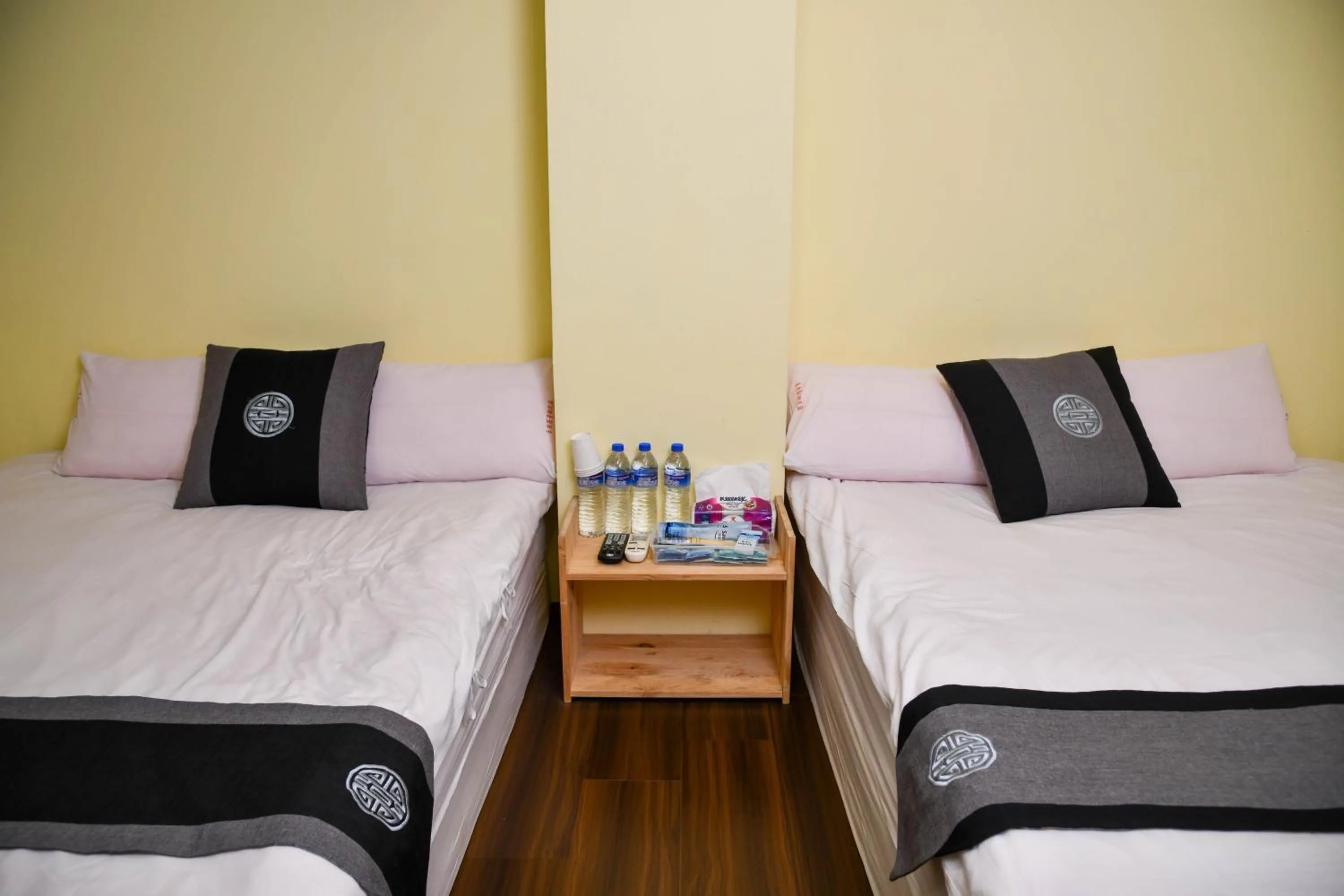 Bedroom, Bed in Way Young House