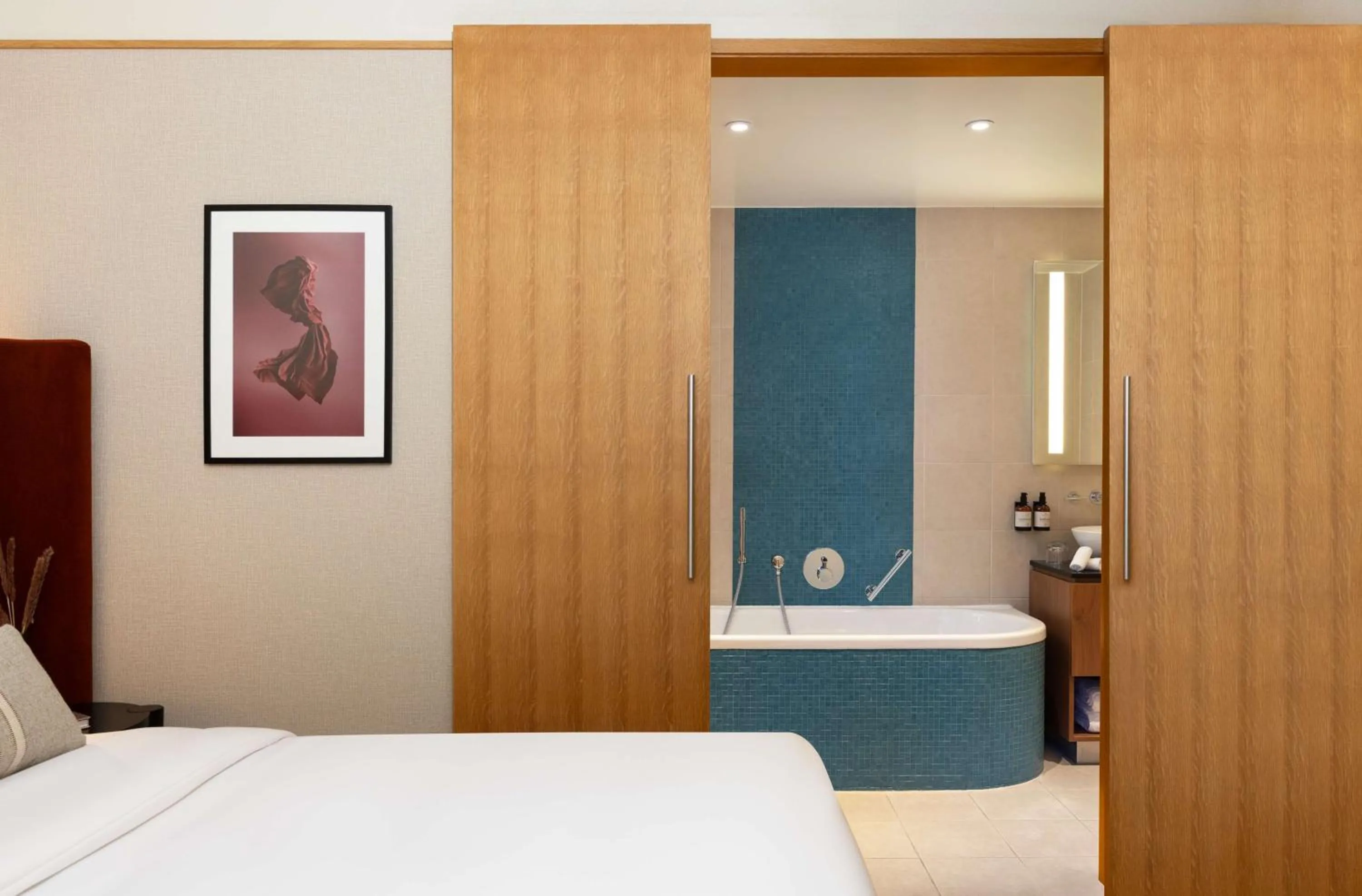 Bedroom, Bed in NH Collection Gent