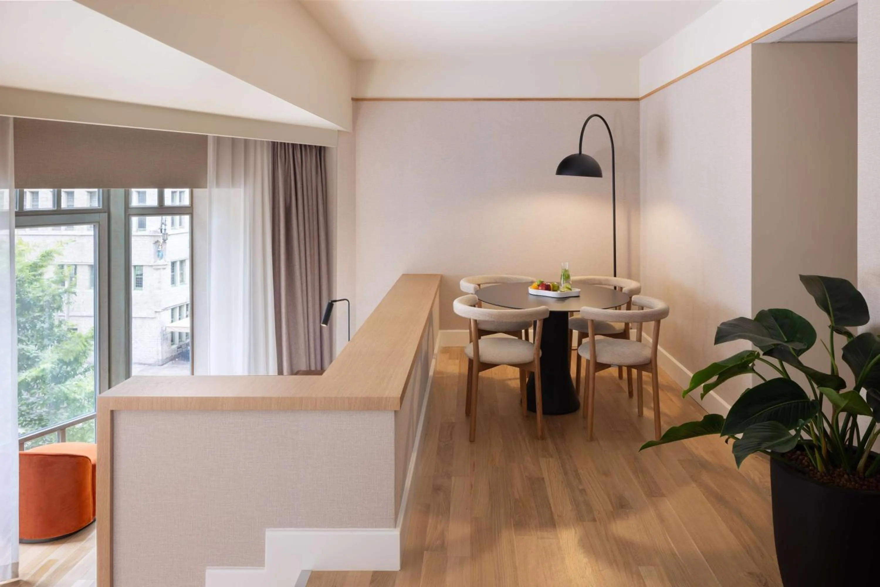 Photo of the whole room in NH Collection Gent