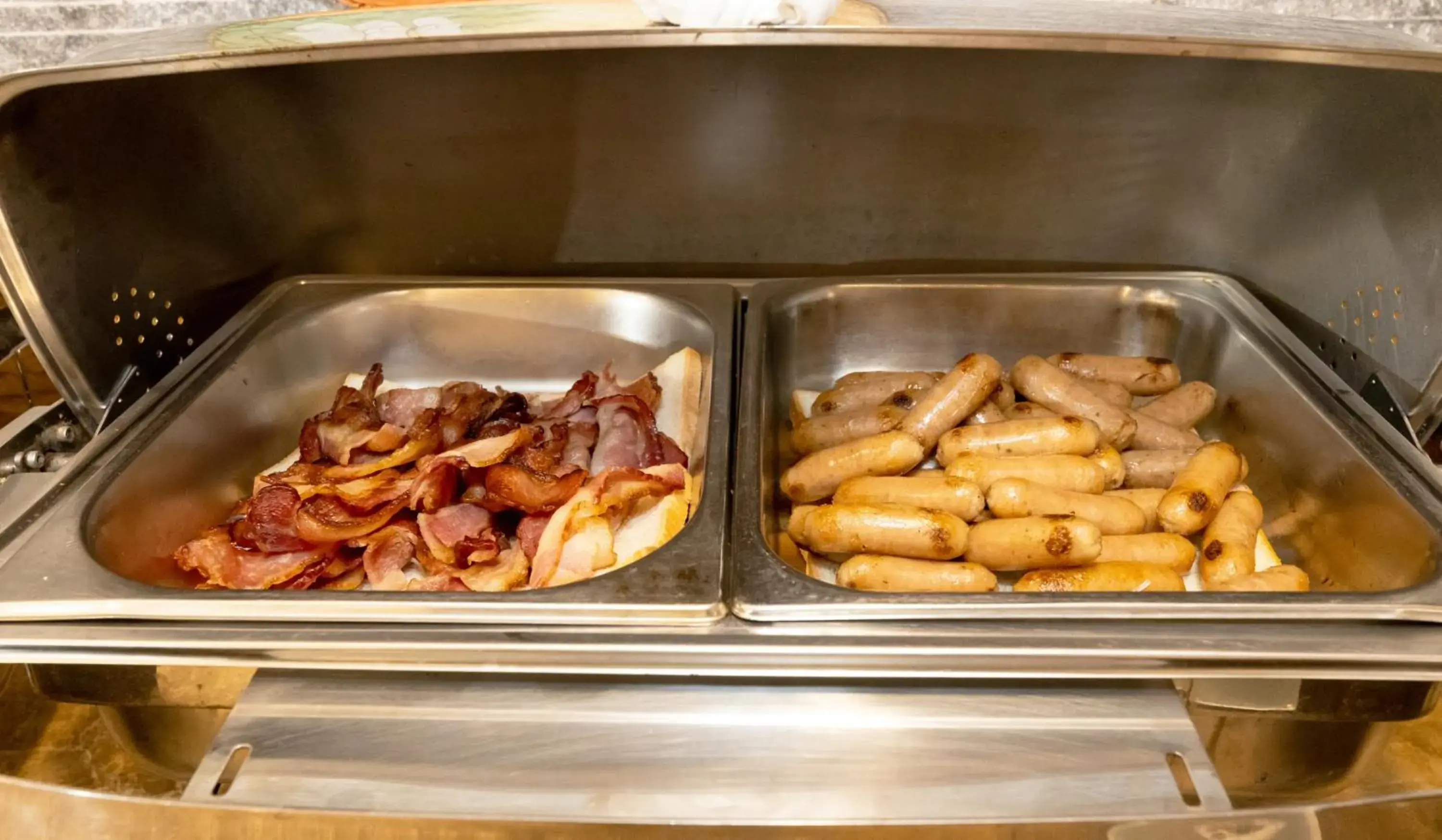 Food and drinks in Luxor Boutique Hotel Phu Quoc Food and drinks in Luxor Boutique Hotel Phu Quoc