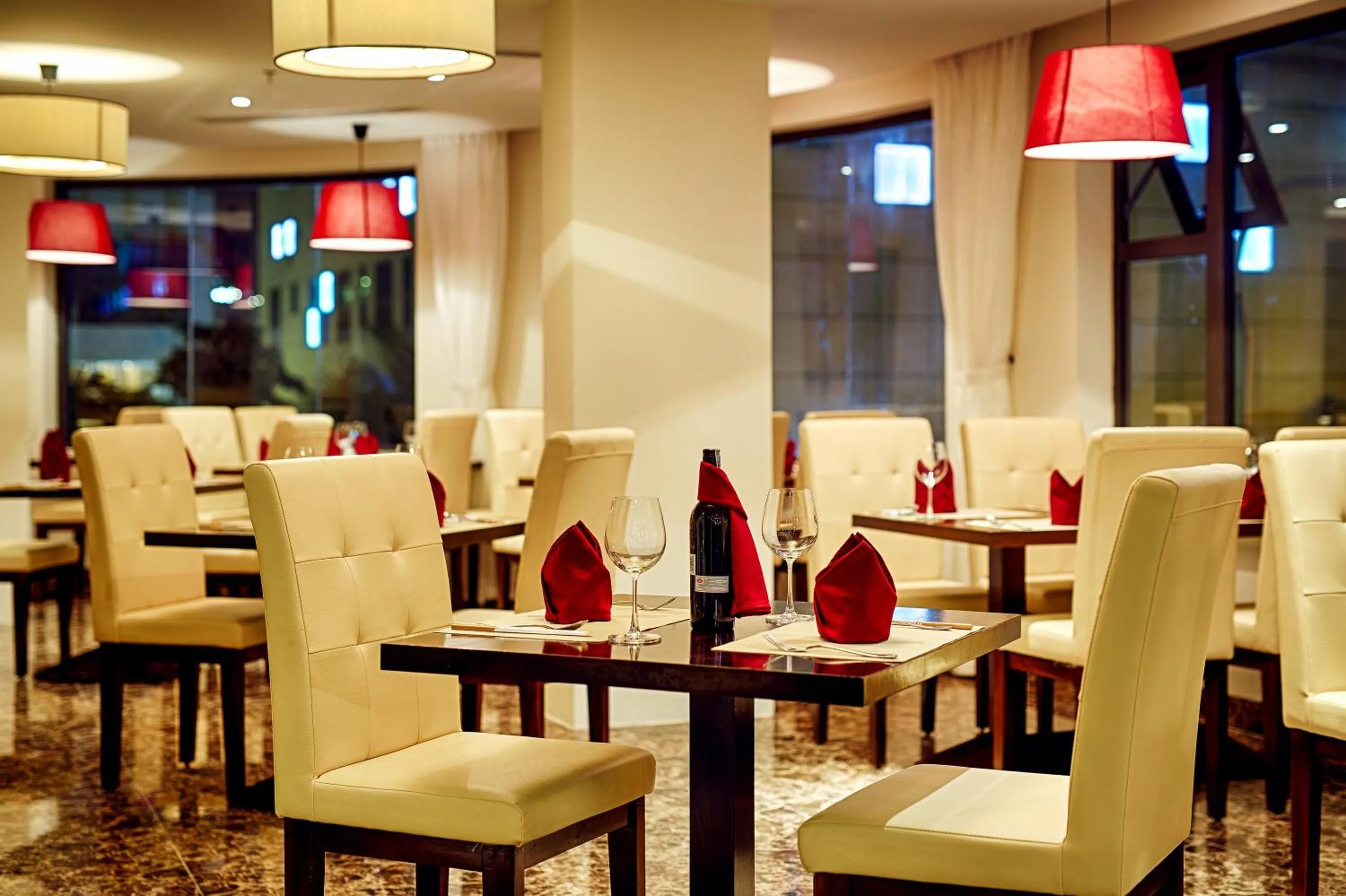 Restaurant/places to eat in Sofia Suite Hotel & Spa Danang - Free Craft Beer and 20 minute Spa per room