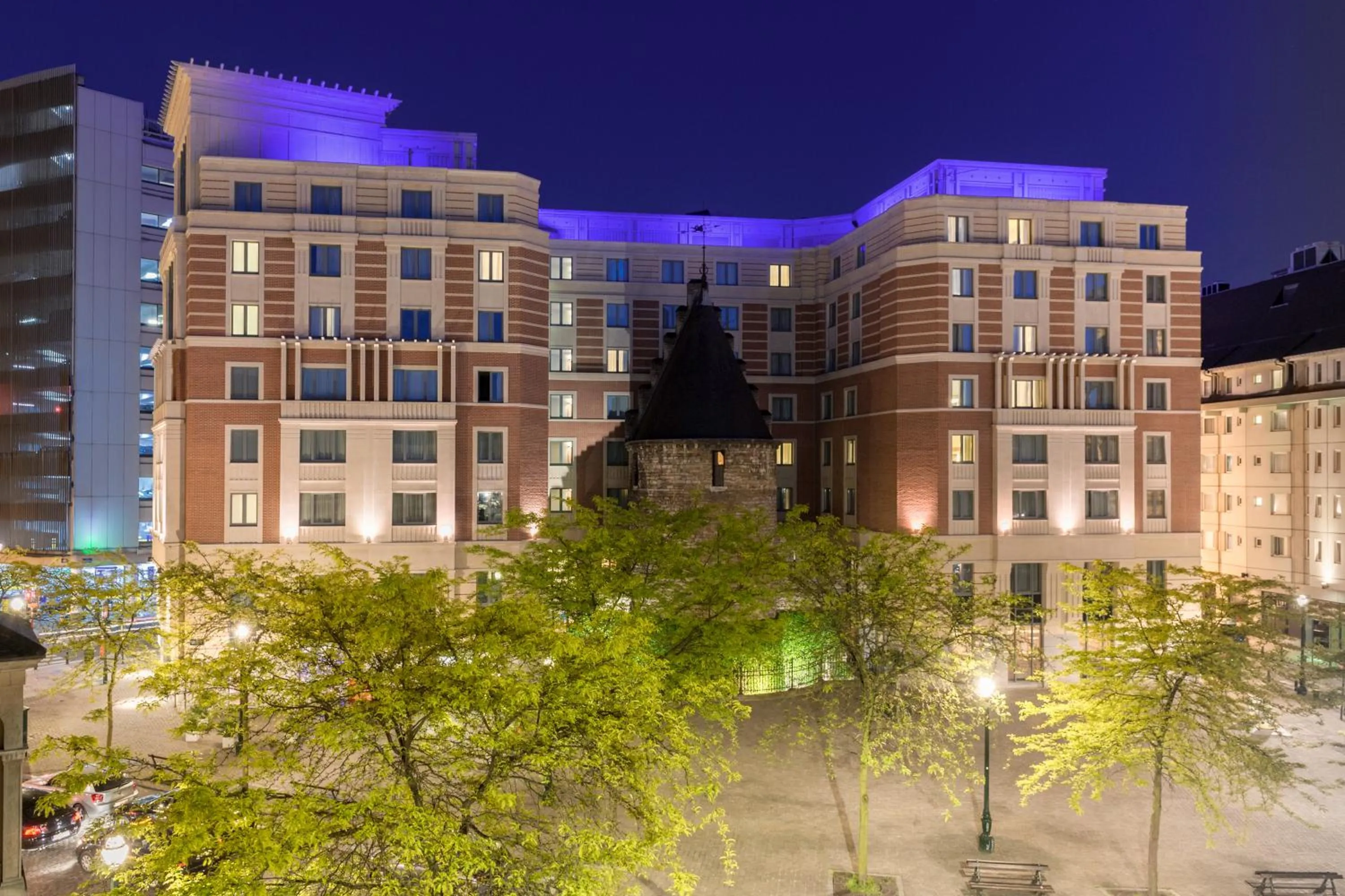 Property building in Novotel Brussels City Centre