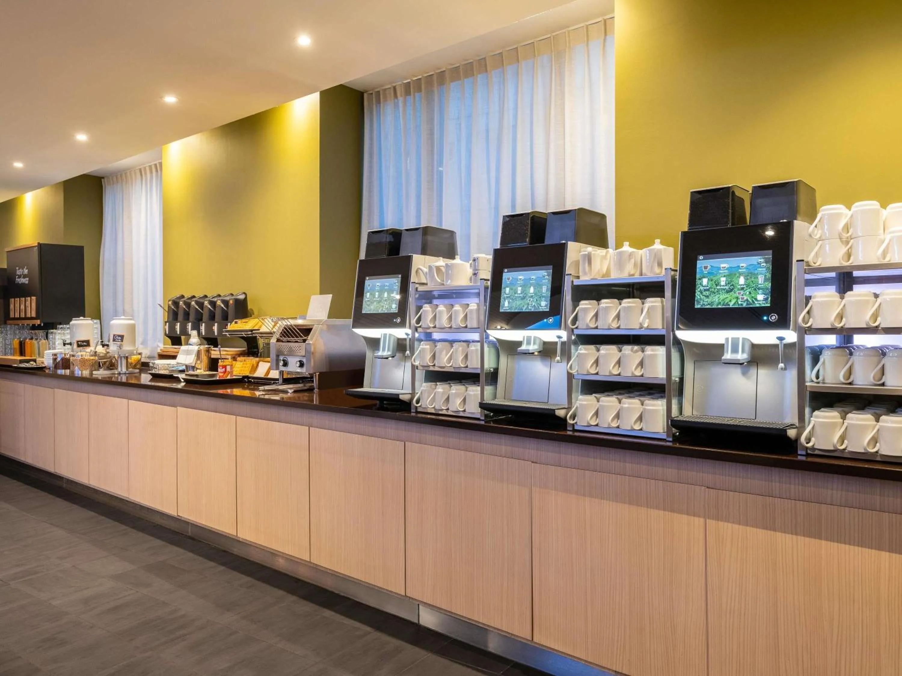 Breakfast in Novotel Brussels City Centre