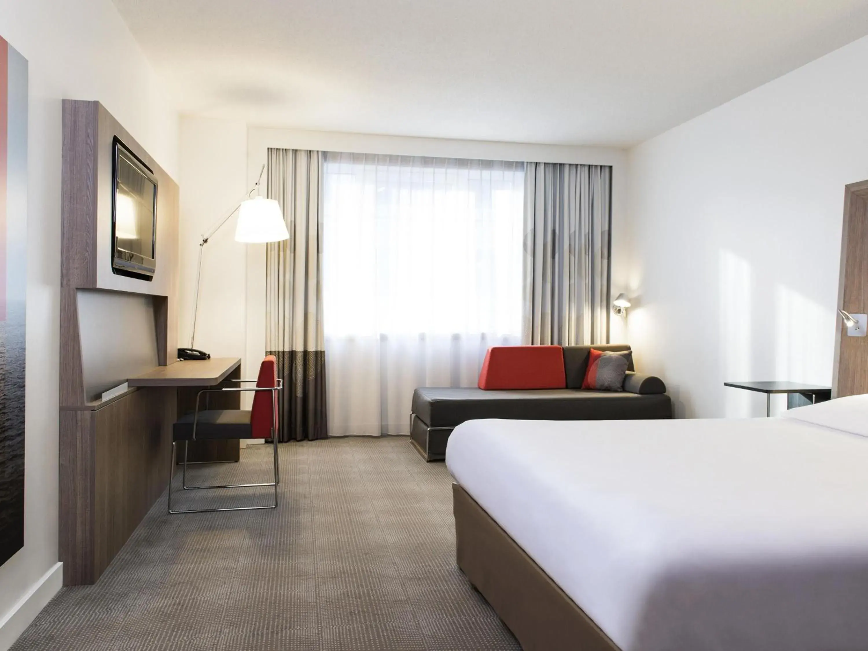 Bedroom, Bed in Novotel Brussels City Centre Bedroom, Bed in Novotel Brussels City Centre