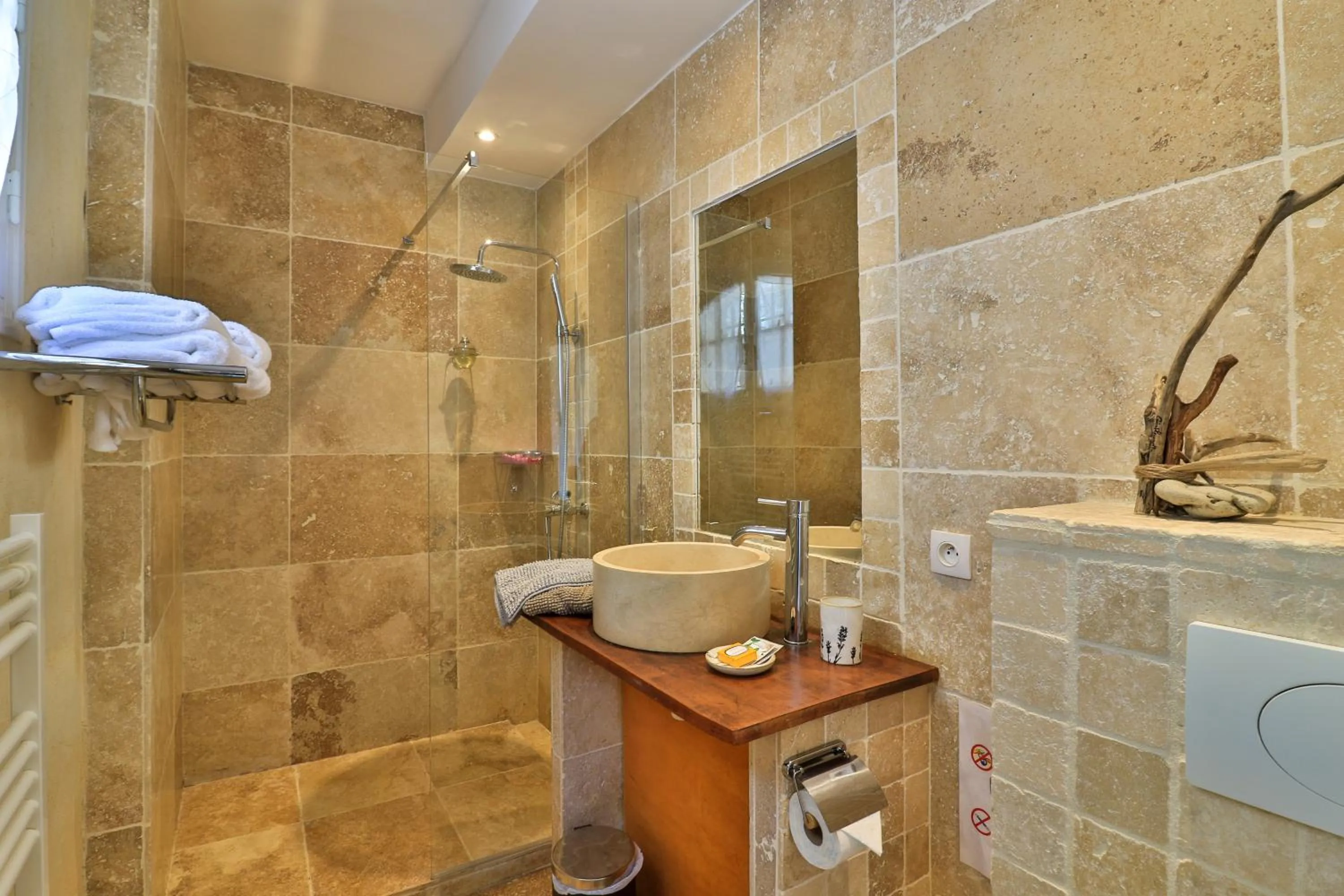 Bathroom in Le Mazet de Tourrettes