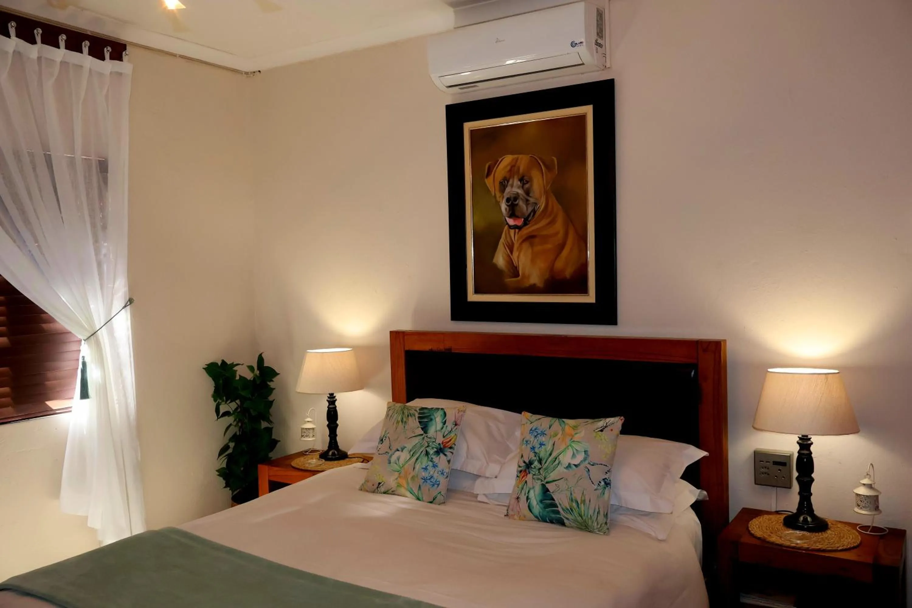 Bedroom, Bed in The Leopard Tree