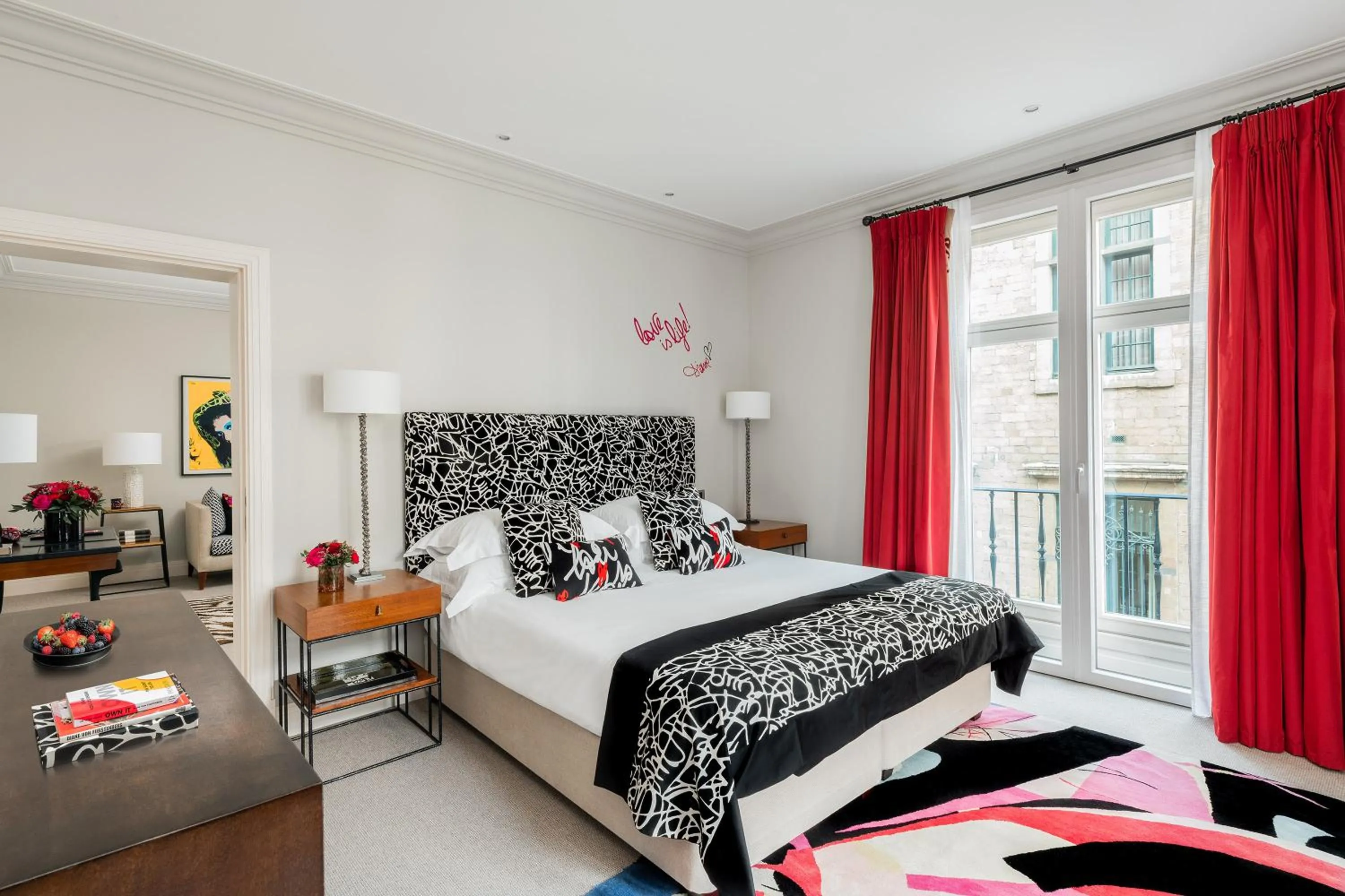 Bedroom, Bed in Hotel Amigo, a Rocco Forte Hotel