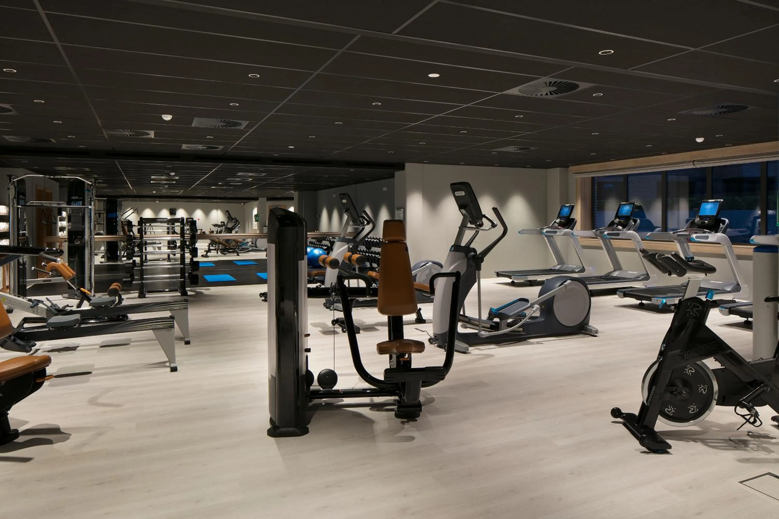 Fitness centre/facilities in Tangla Hotel Brussels