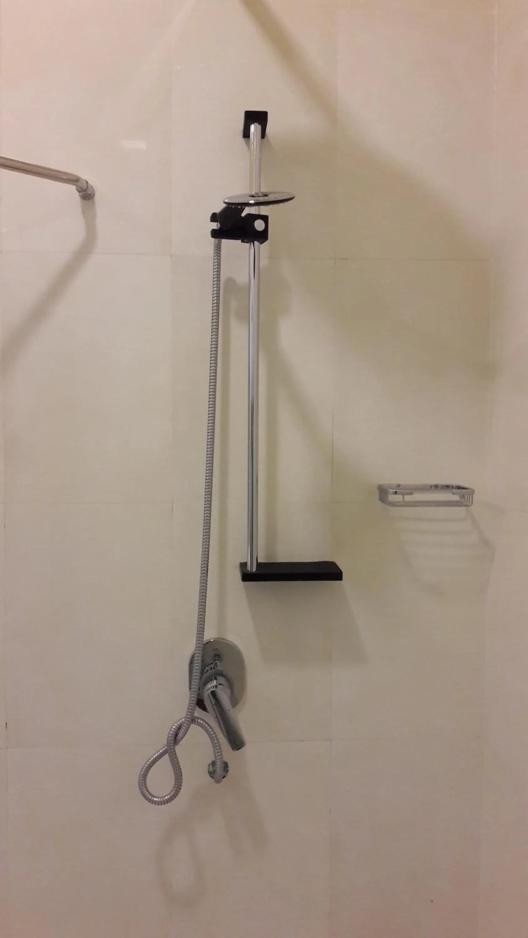 Shower in Holiday Garden Rasdhoo