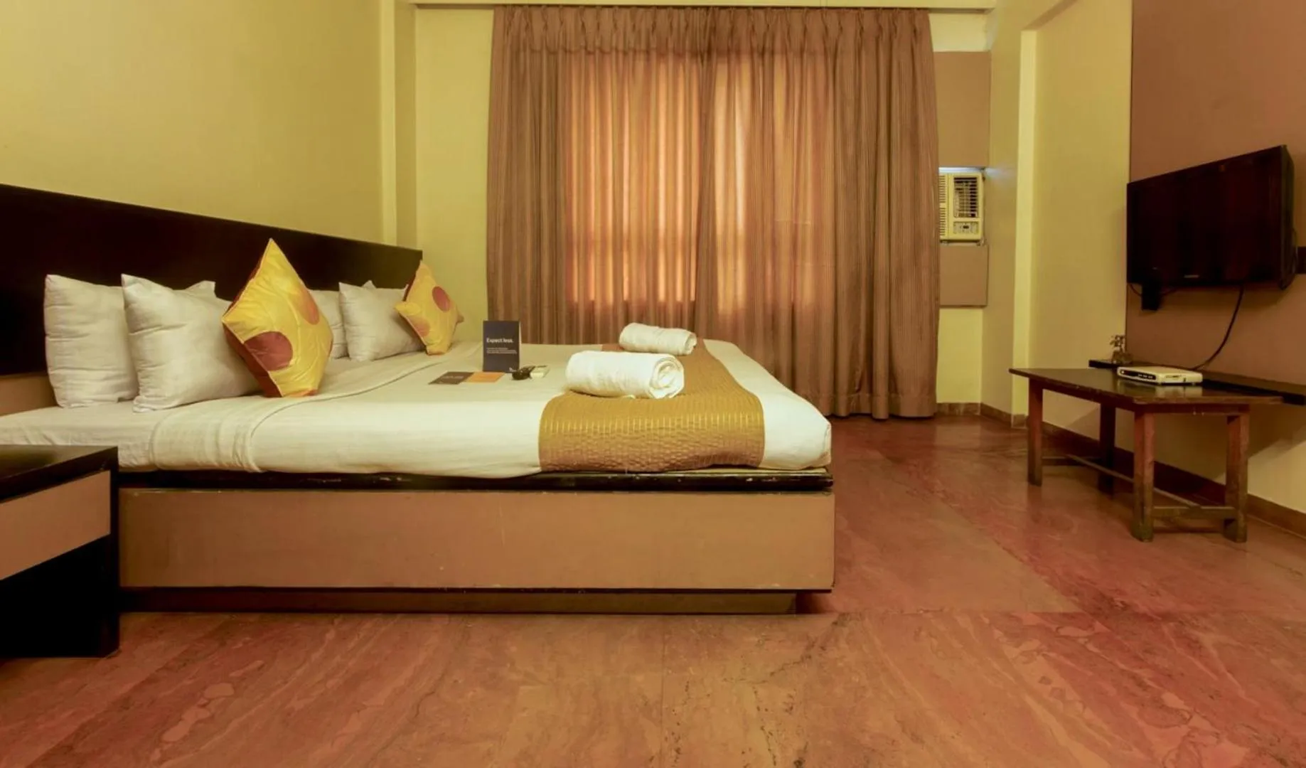 Bed in Celebrations Inn Pune