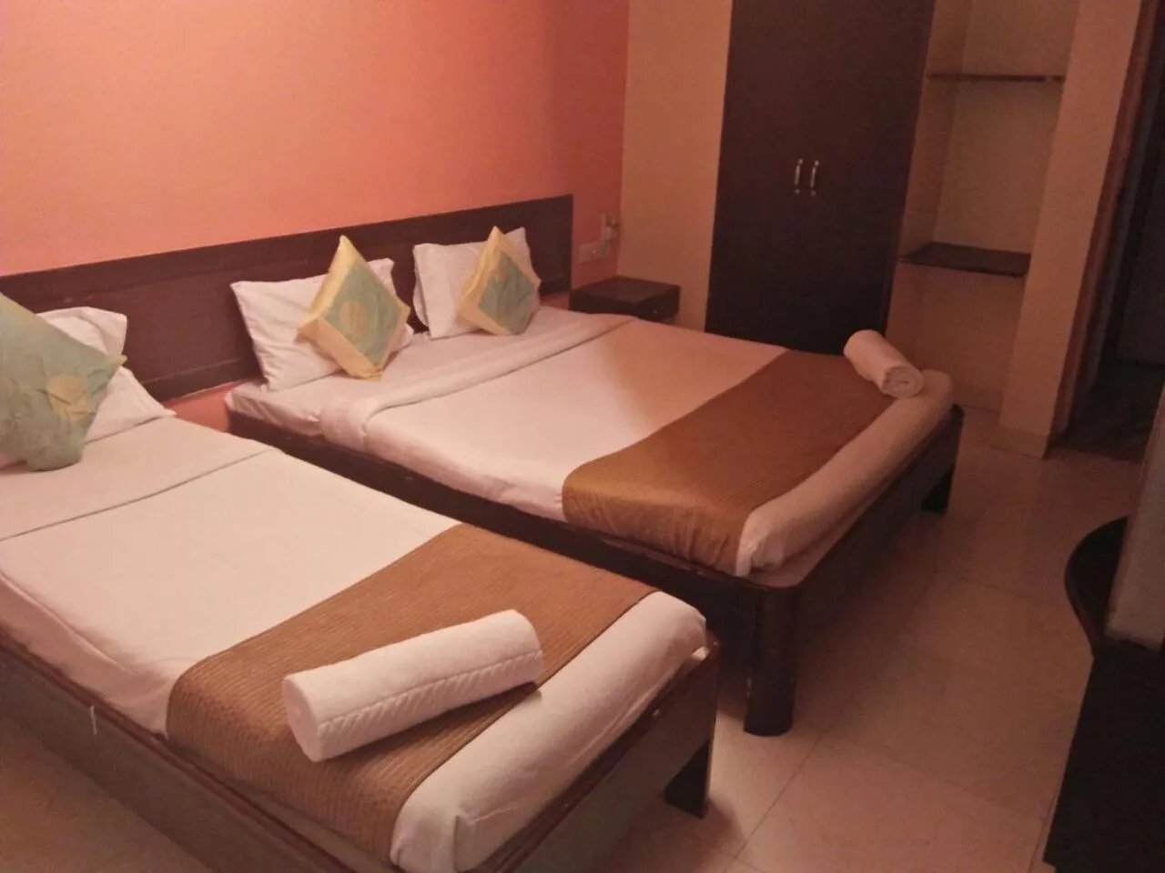 Bed in Celebrations Inn Pune