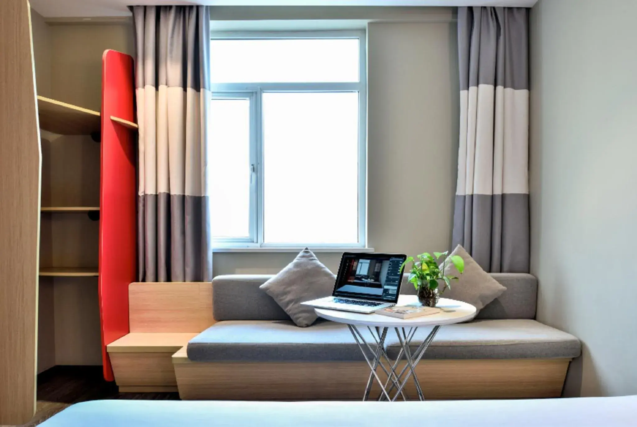 Bedroom, Seating Area in Ibis Shanghai New Hongqiao Bedroom, Seating Area in Ibis Shanghai New Hongqiao