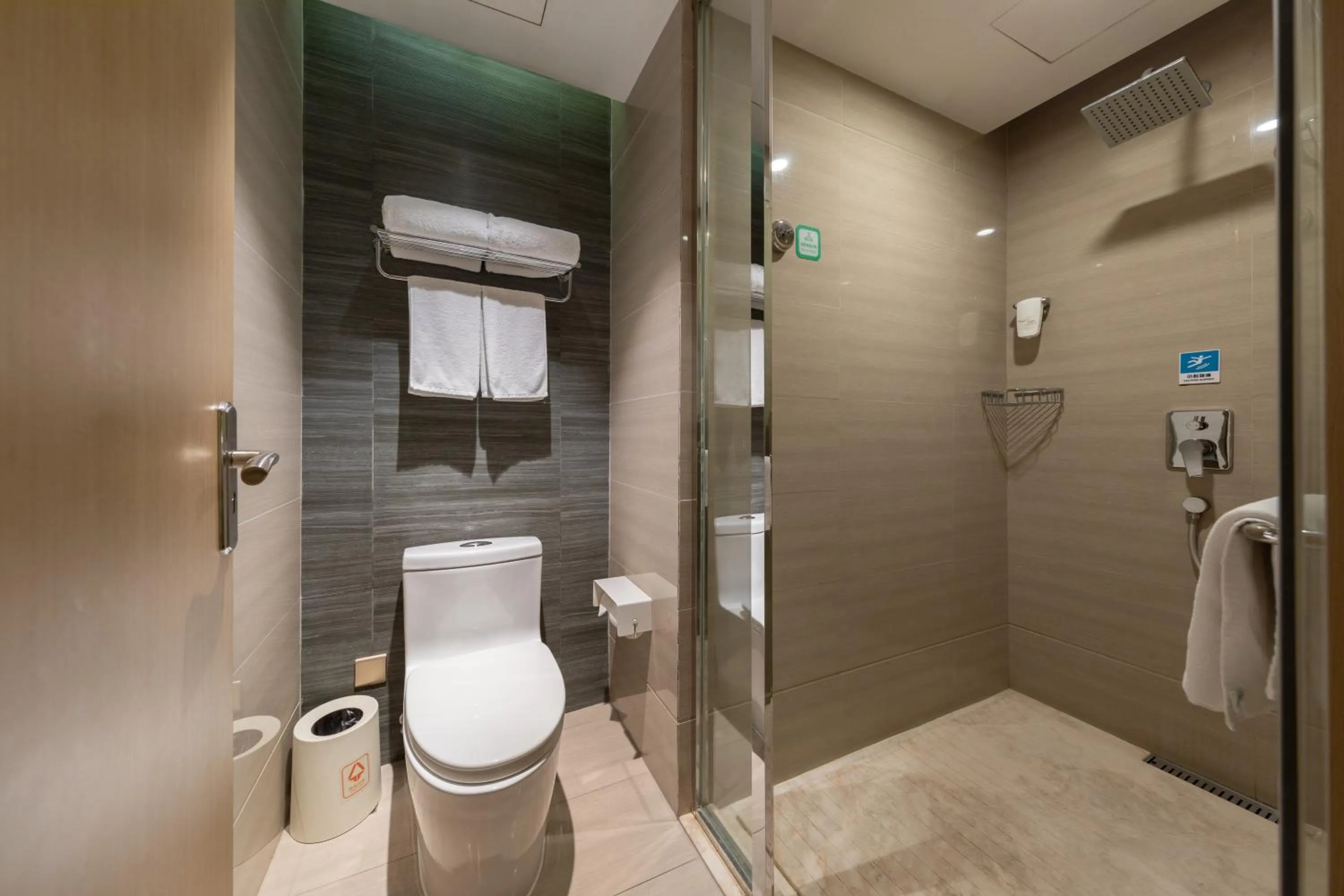 Hot Tub in Ibis Styles XM Zhongshan Hotel