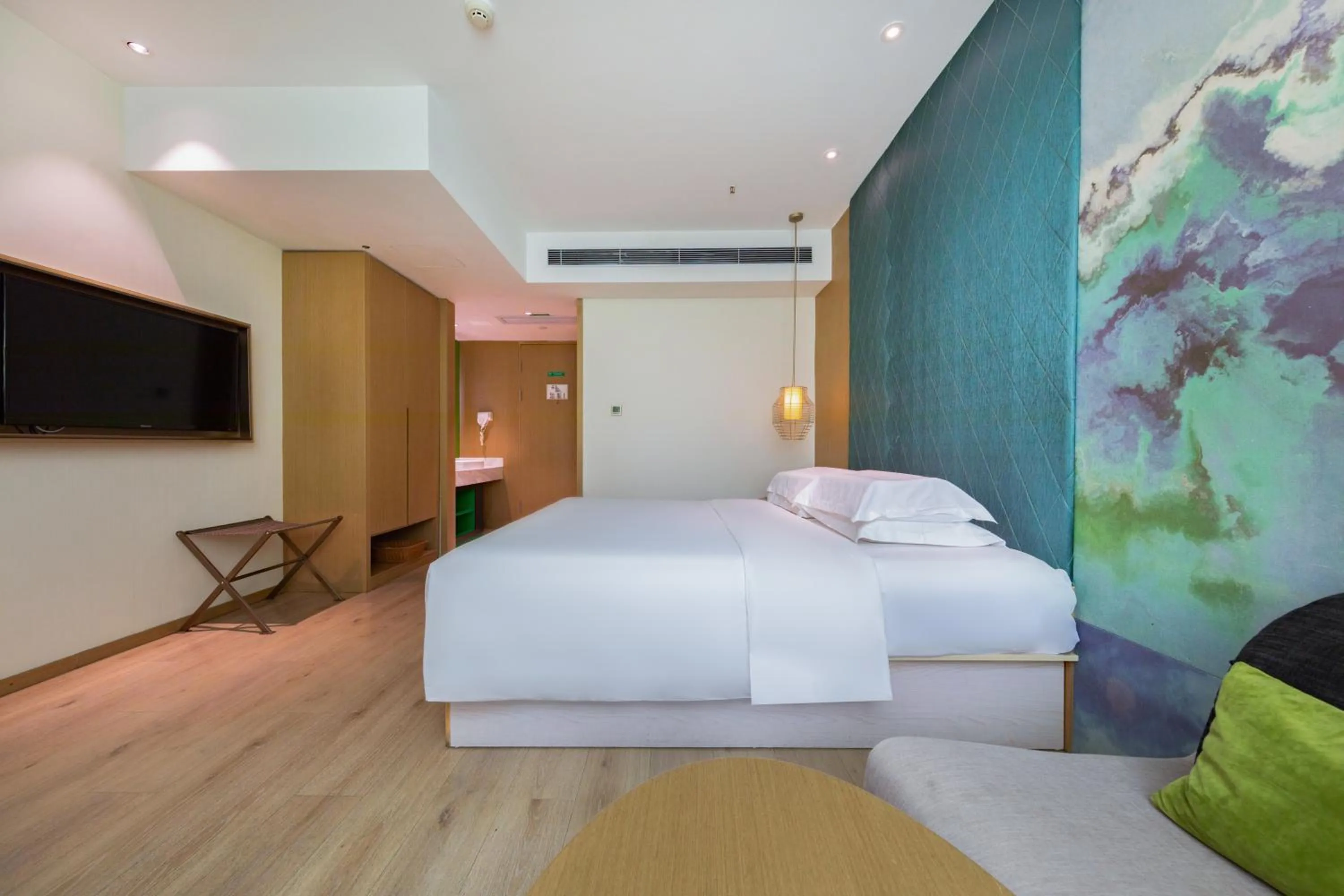 People, Bed in Ibis Styles XM Zhongshan Hotel