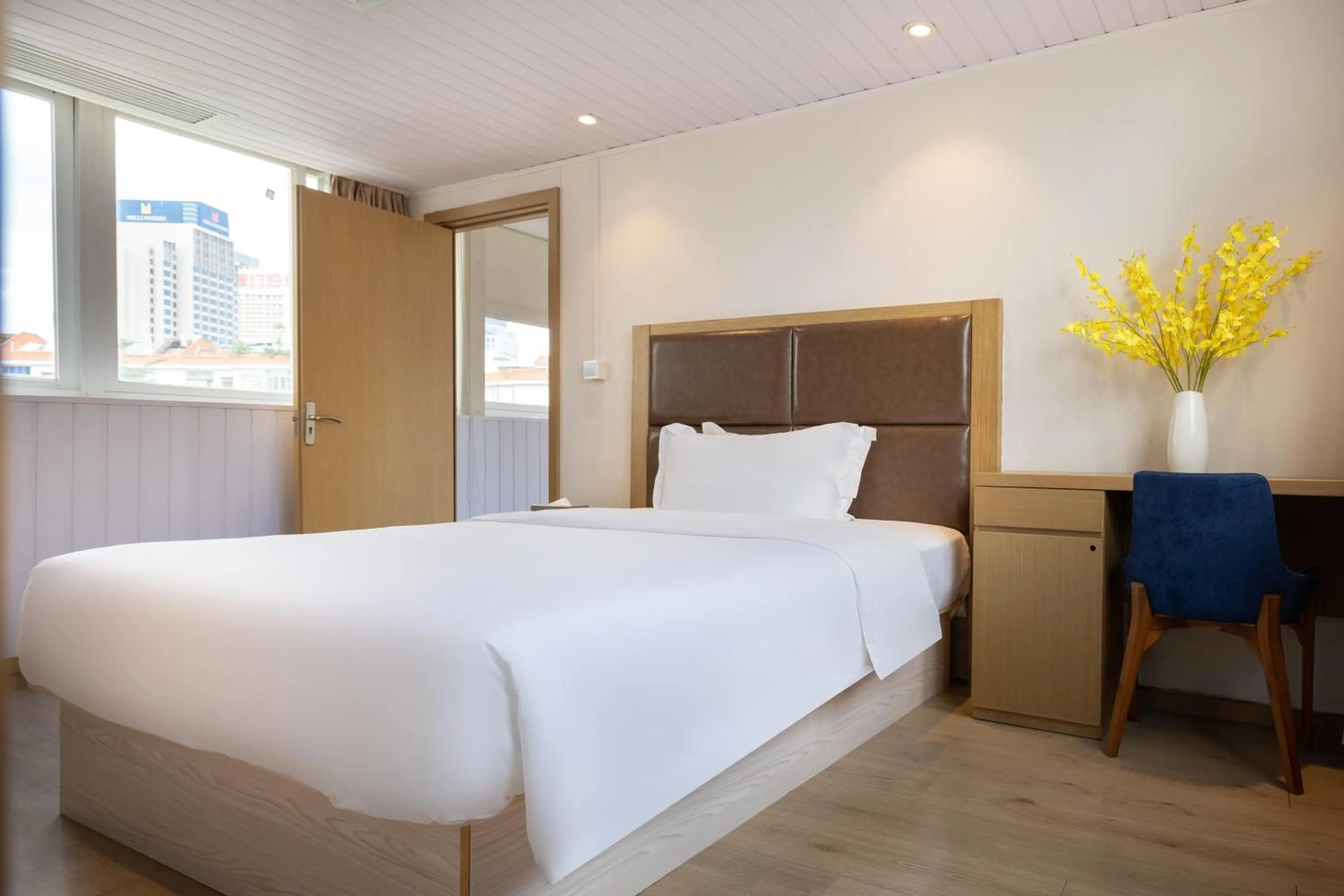 Property logo or sign, Bed in Ibis Styles XM Zhongshan Hotel