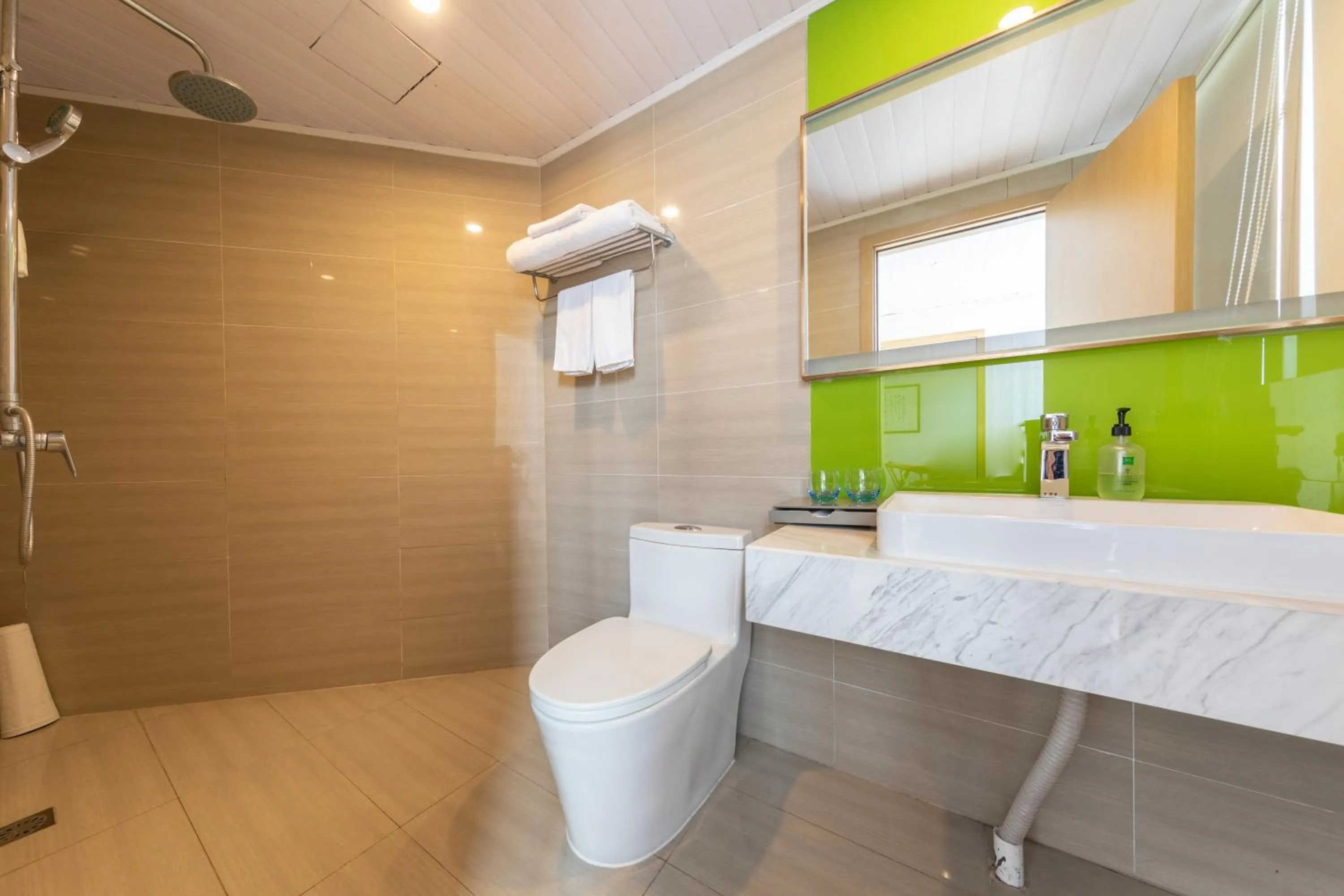 Bathroom in Ibis Styles XM Zhongshan Hotel