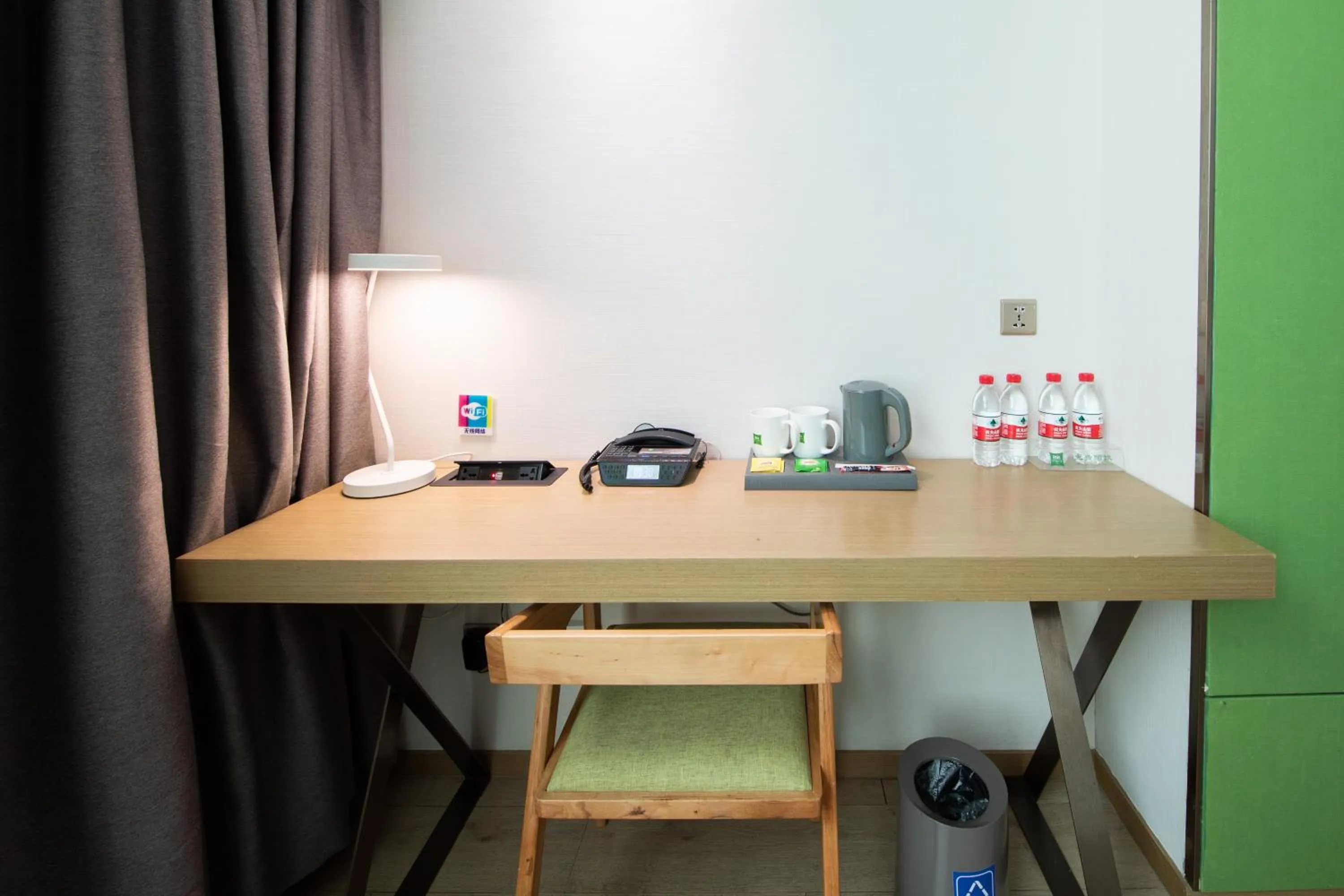 Business facilities in Ibis Styles XM Zhongshan Hotel