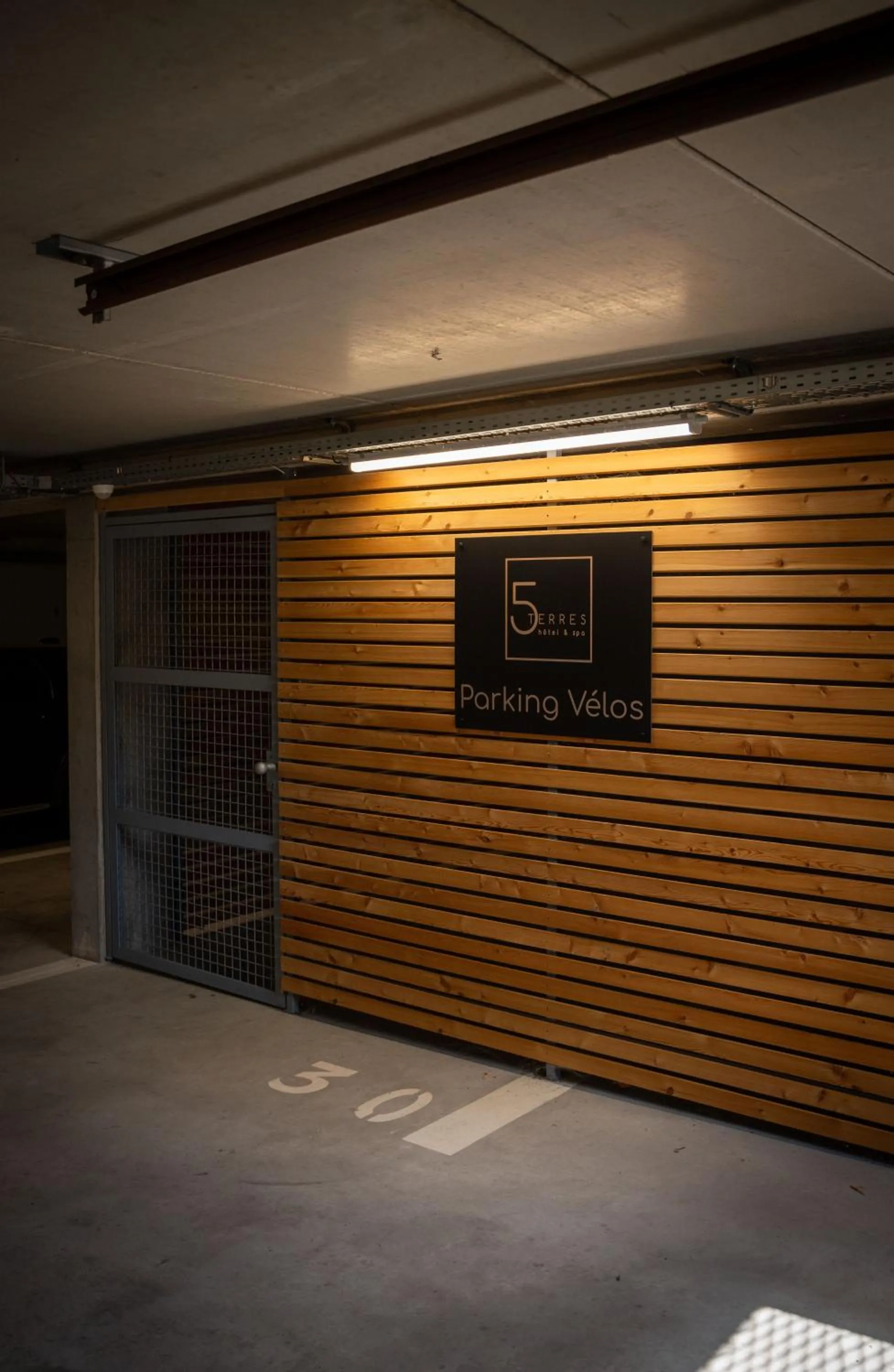 Parking in 5 Terres Hotel & Spa - MGallery Collection