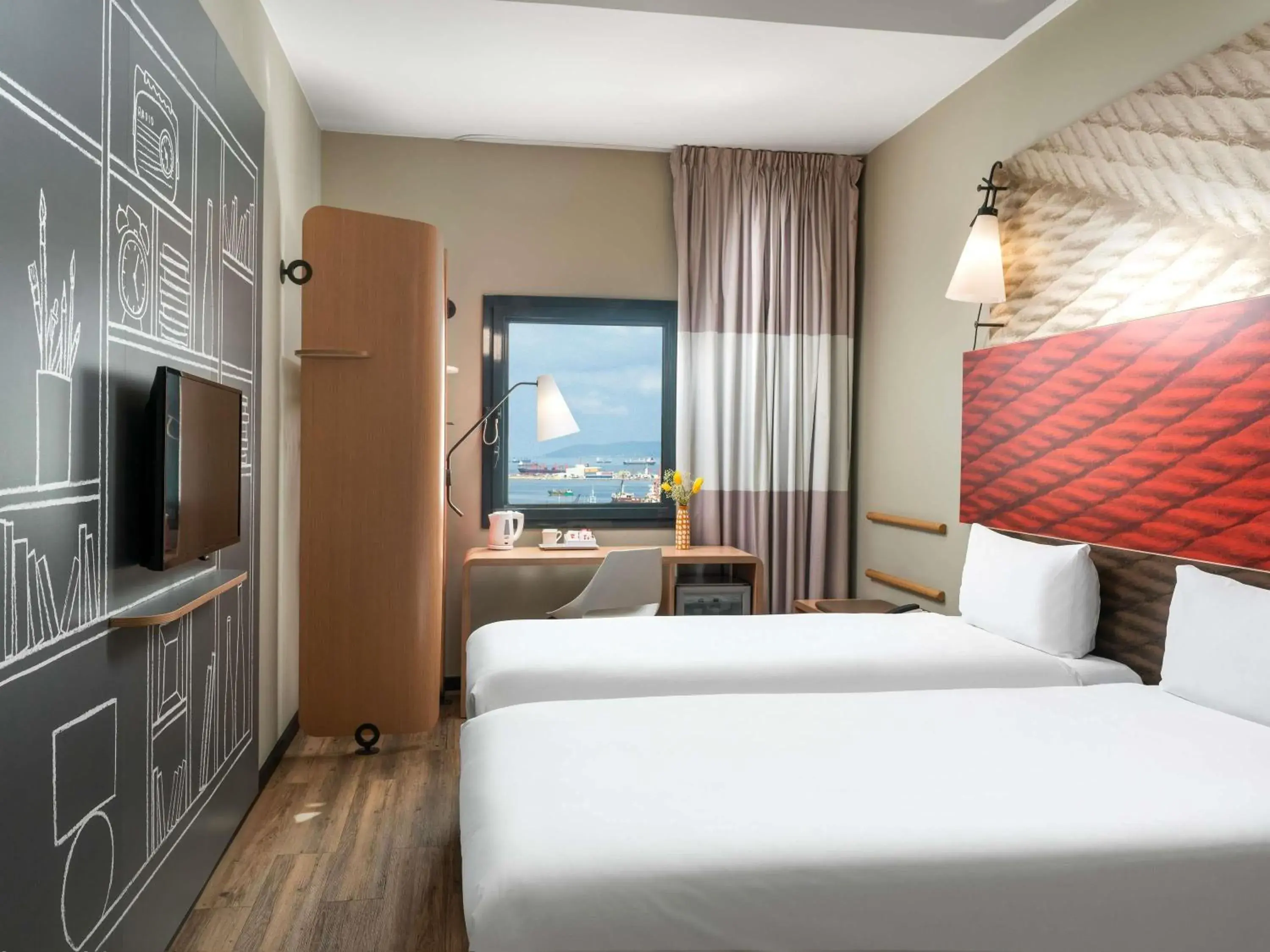 Property building, Bed in Ibis Istanbul Tuzla Hotel Property building, Bed in Ibis Istanbul Tuzla Hotel