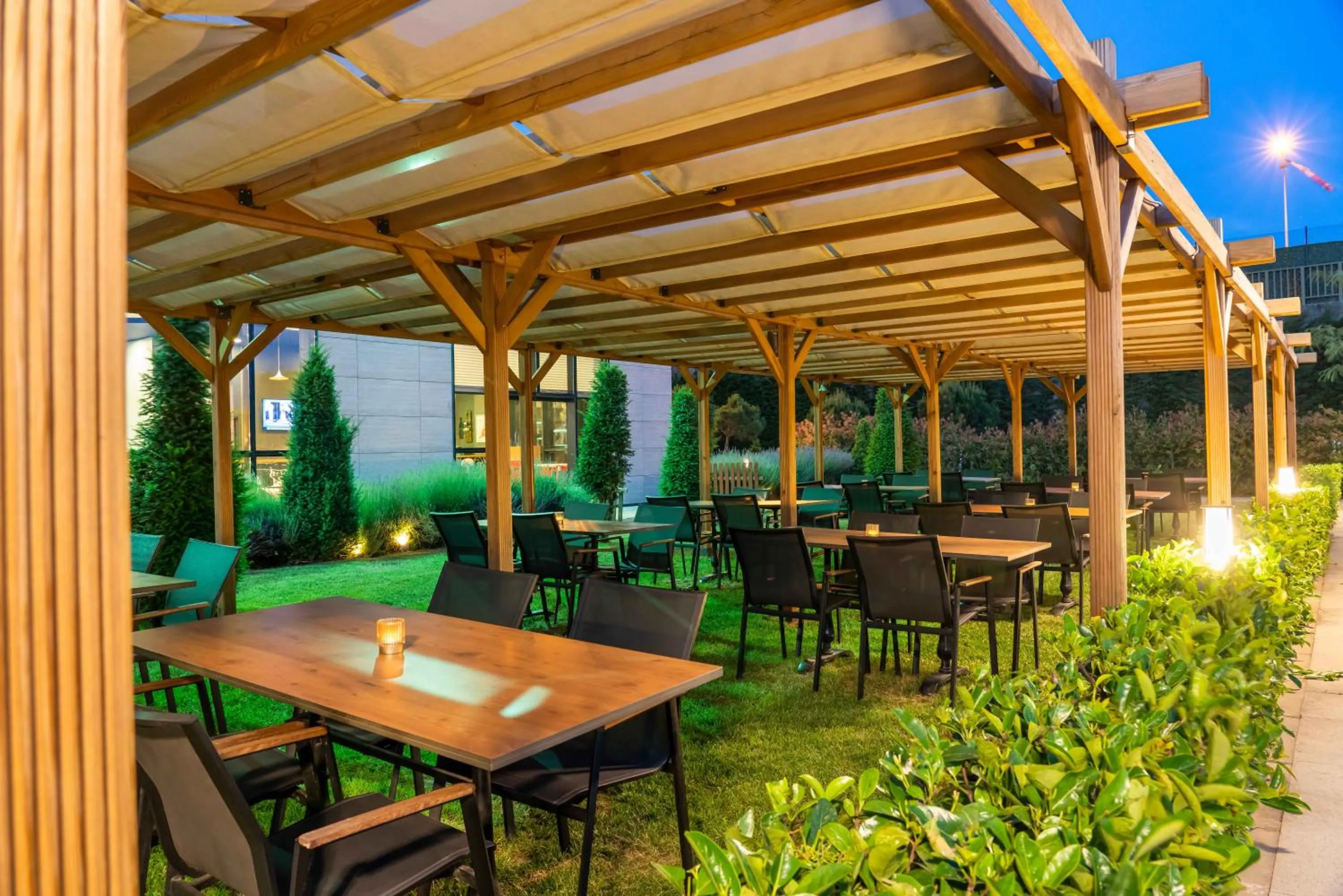 Restaurant/places to eat in Ibis Istanbul Tuzla Hotel