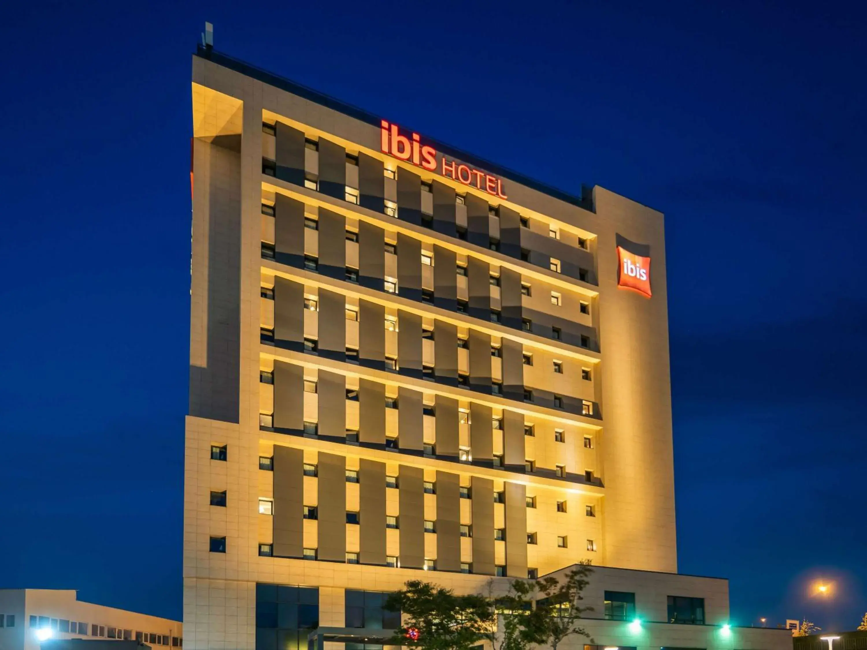 Property building in Ibis Istanbul Tuzla Hotel Property building in Ibis Istanbul Tuzla Hotel