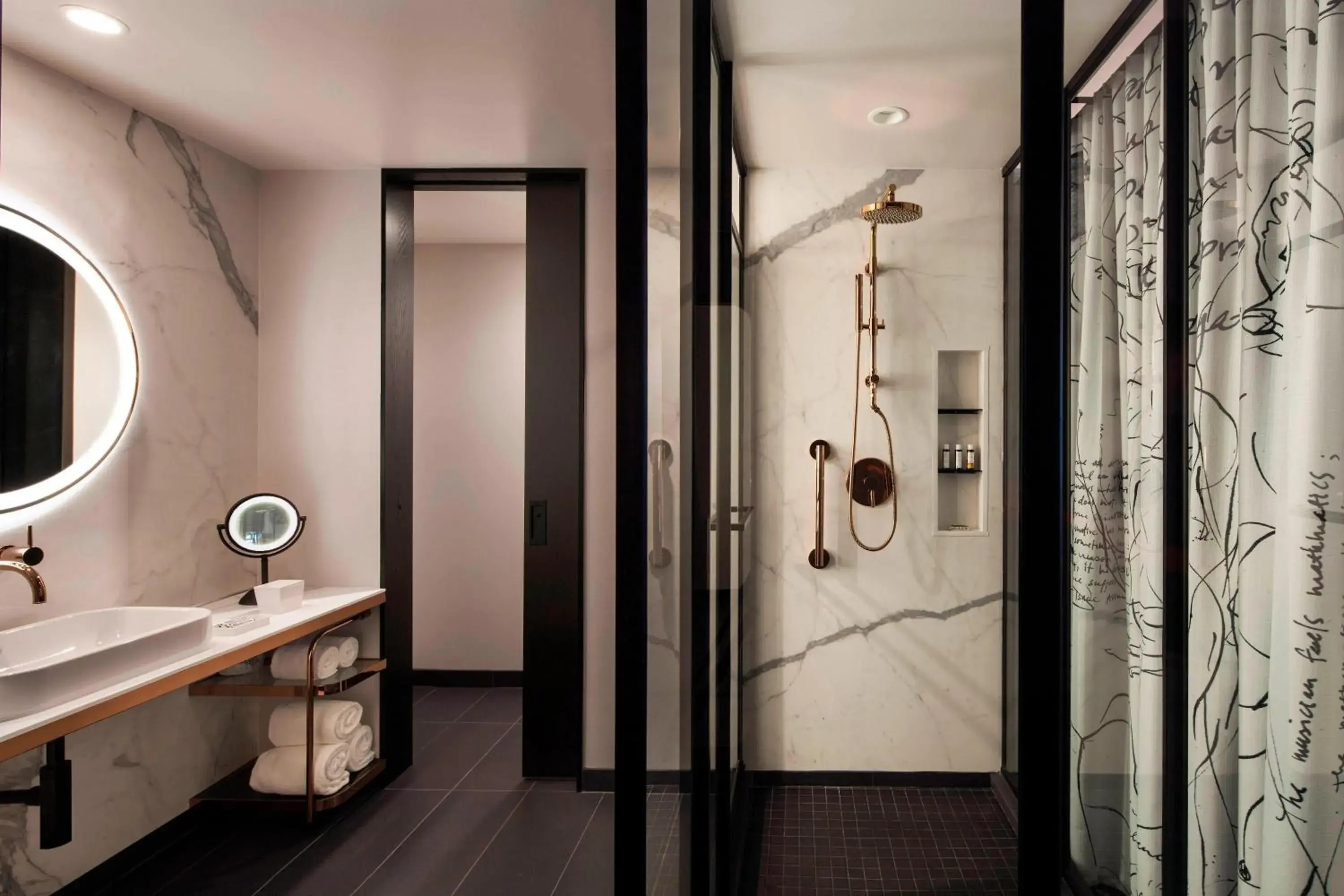 King Room in Hotel EMC2, Autograph Collection King Room in Hotel EMC2, Autograph Collection