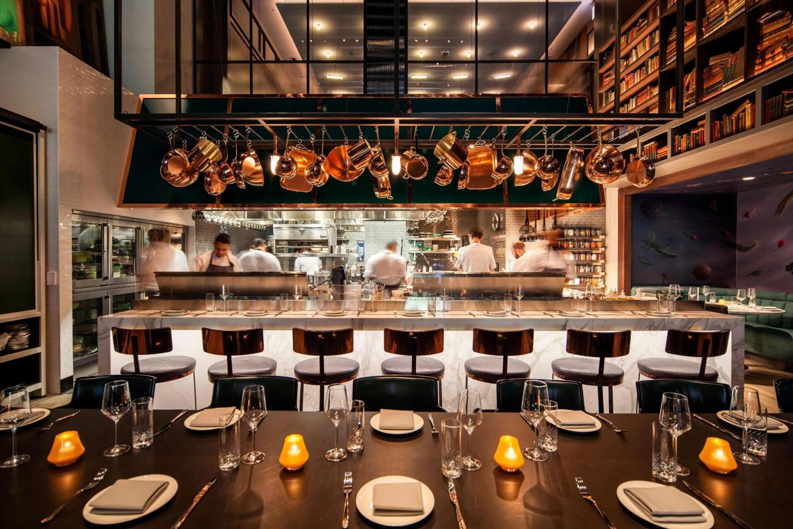 Restaurant/places to eat in Hotel EMC2, Autograph Collection