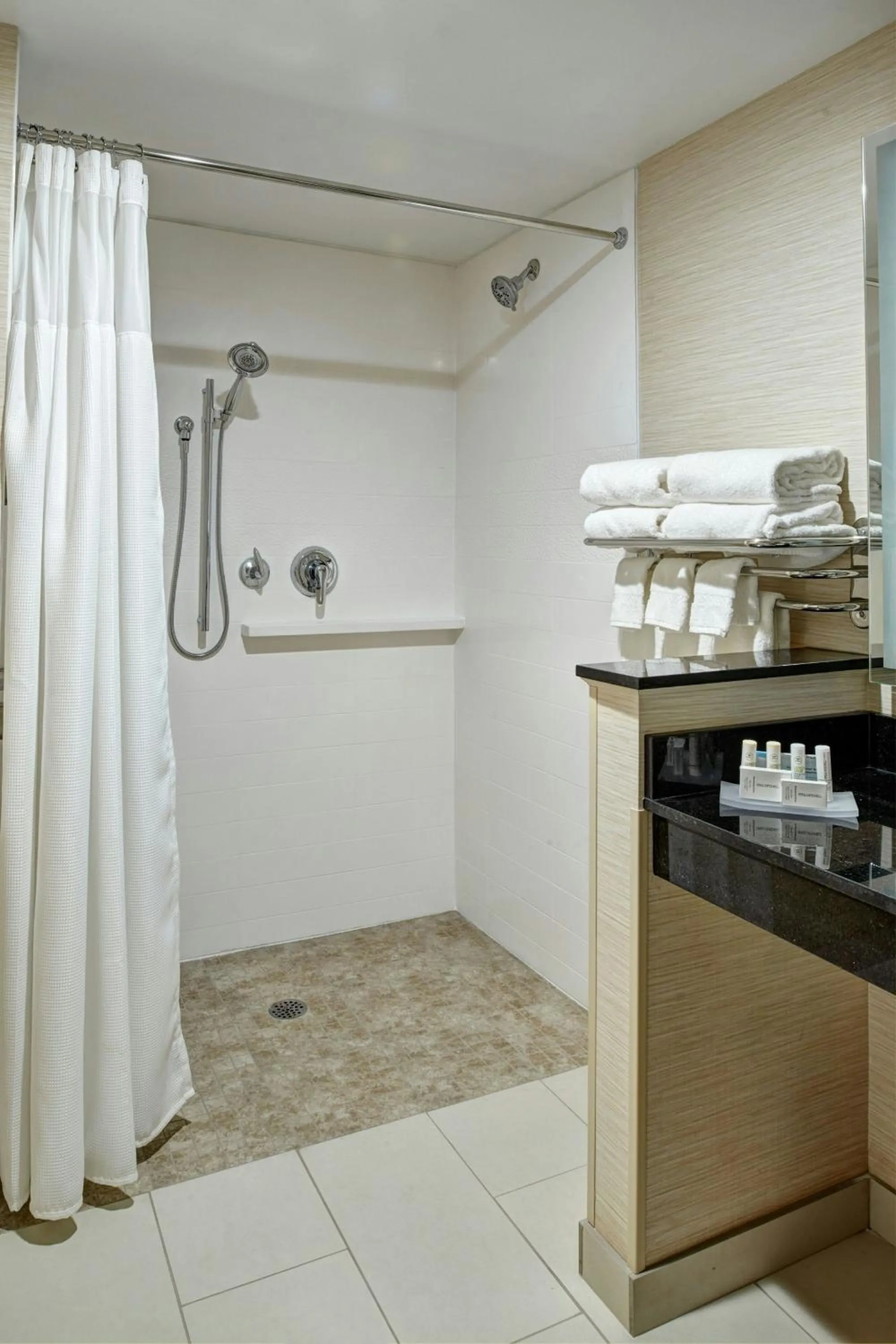Bathroom in Fairfield Inn & Suites by Marriott Detroit Troy